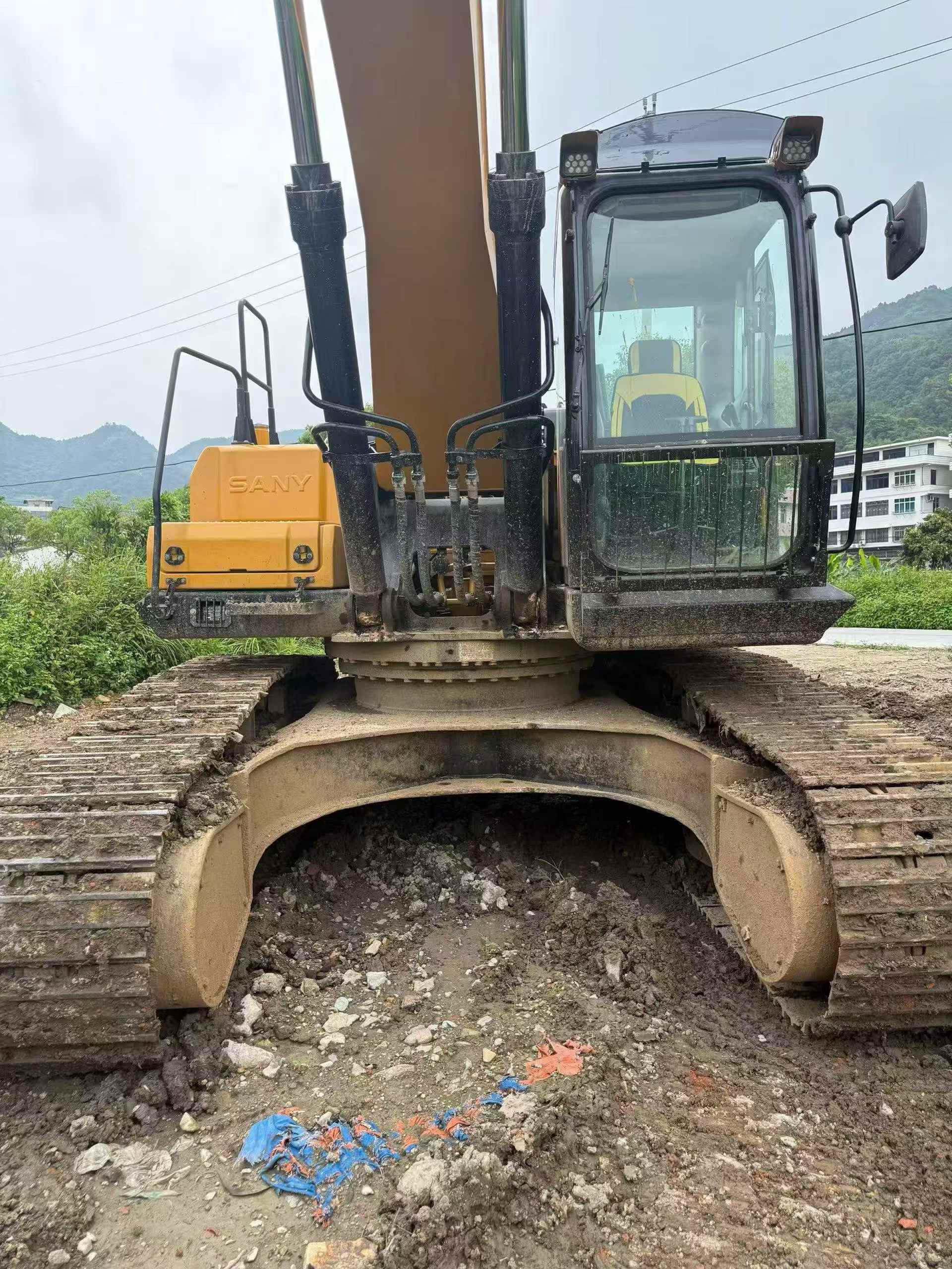 Buy Sany SY305C Used Excavator / 1