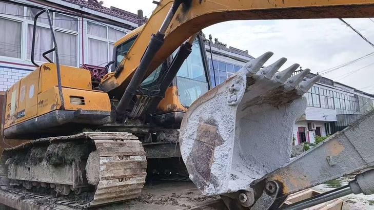 Buy Sany SY135 Used Excavator / 1