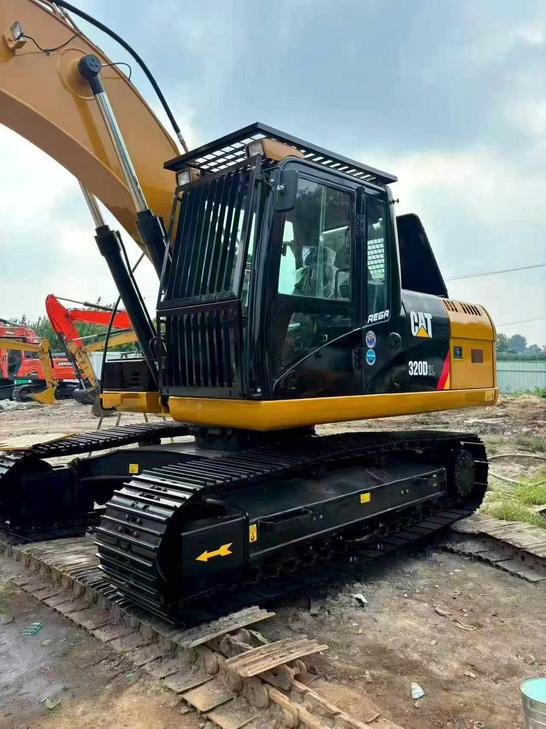 Buy Caterpillar 320D Used Excavator / 1
