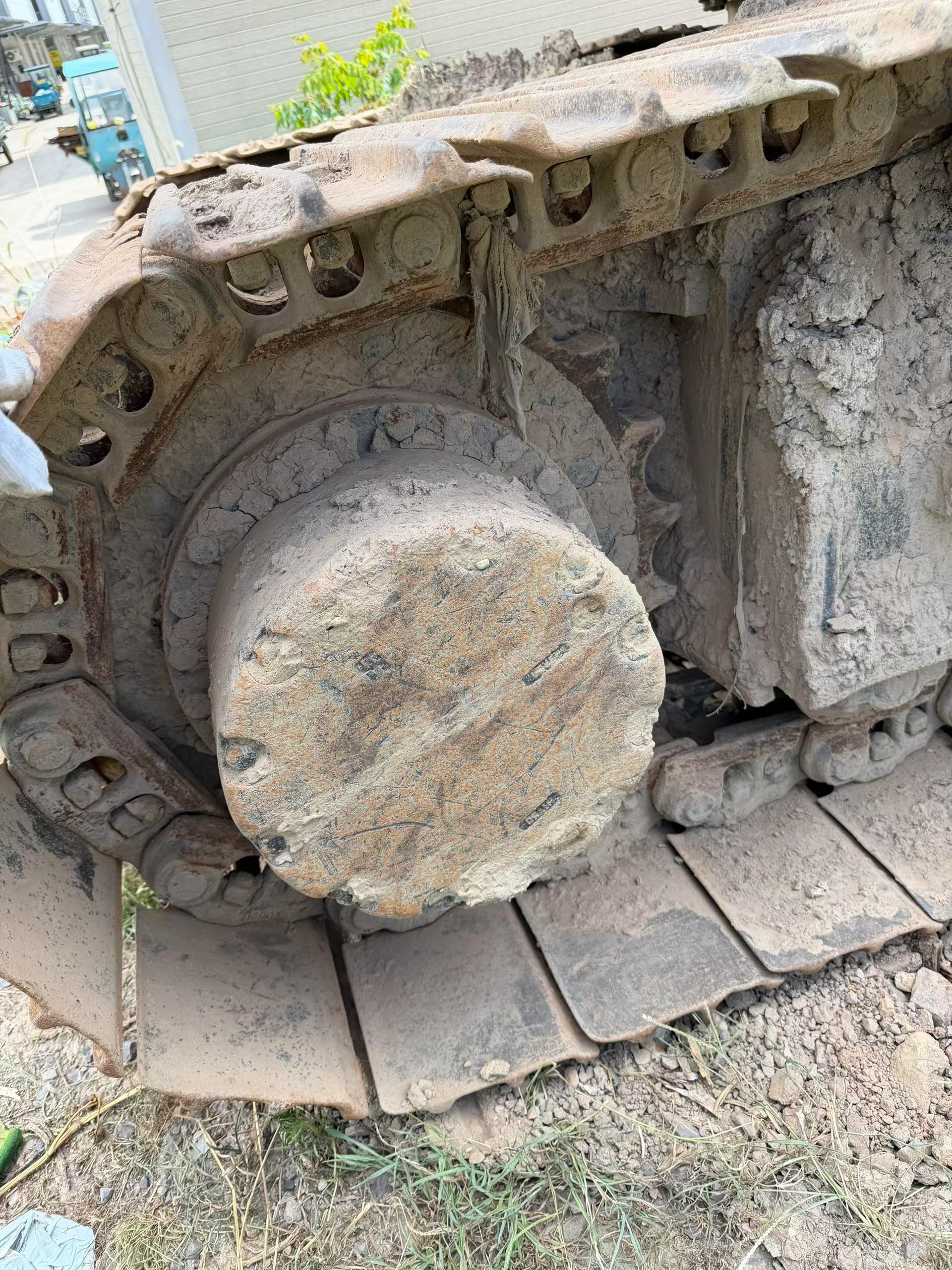 Buy Hitachi EX200-3 Used Excavator / 9 Buy Hitachi EX200-3 Used Excavator / 9