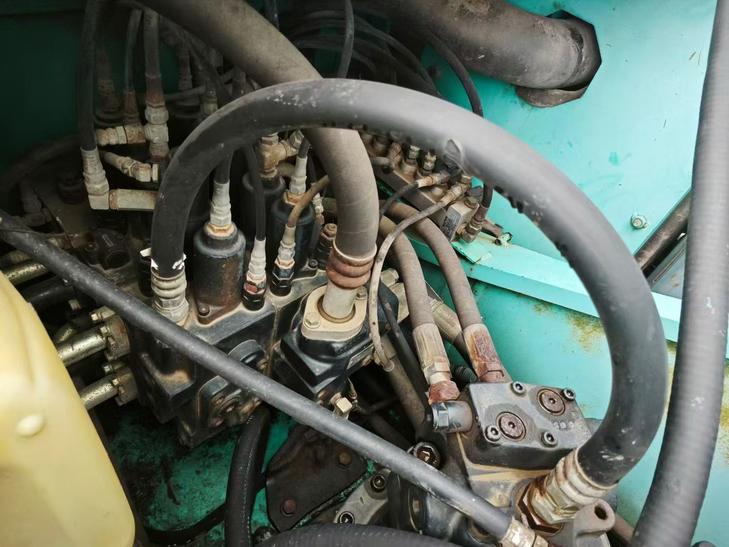 Buy Kobelco SK200-11 Used Excavator / 1