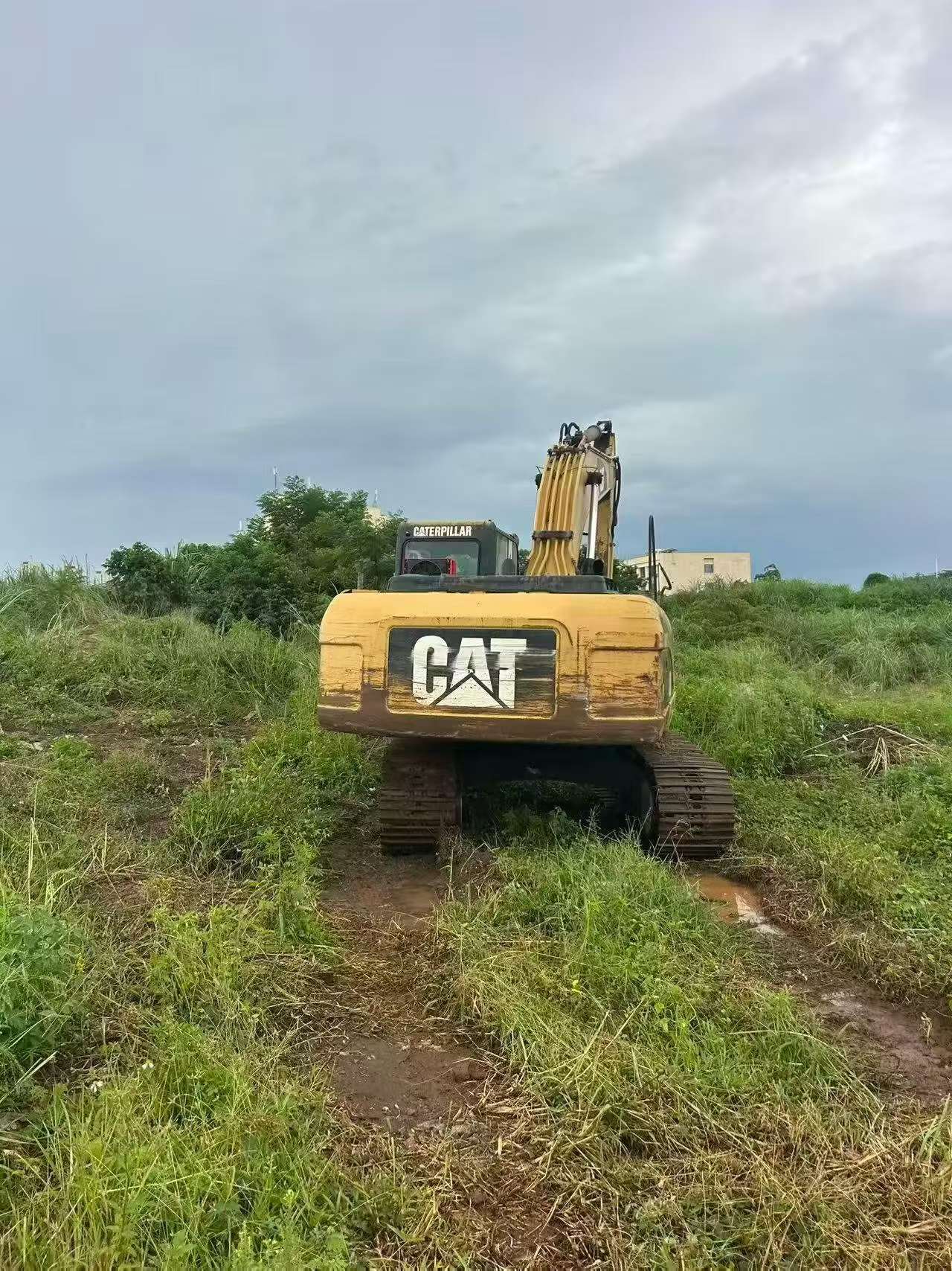 Buy Caterpillar 320D Used Excavator / 2 Buy Caterpillar 320D Used Excavator / 2