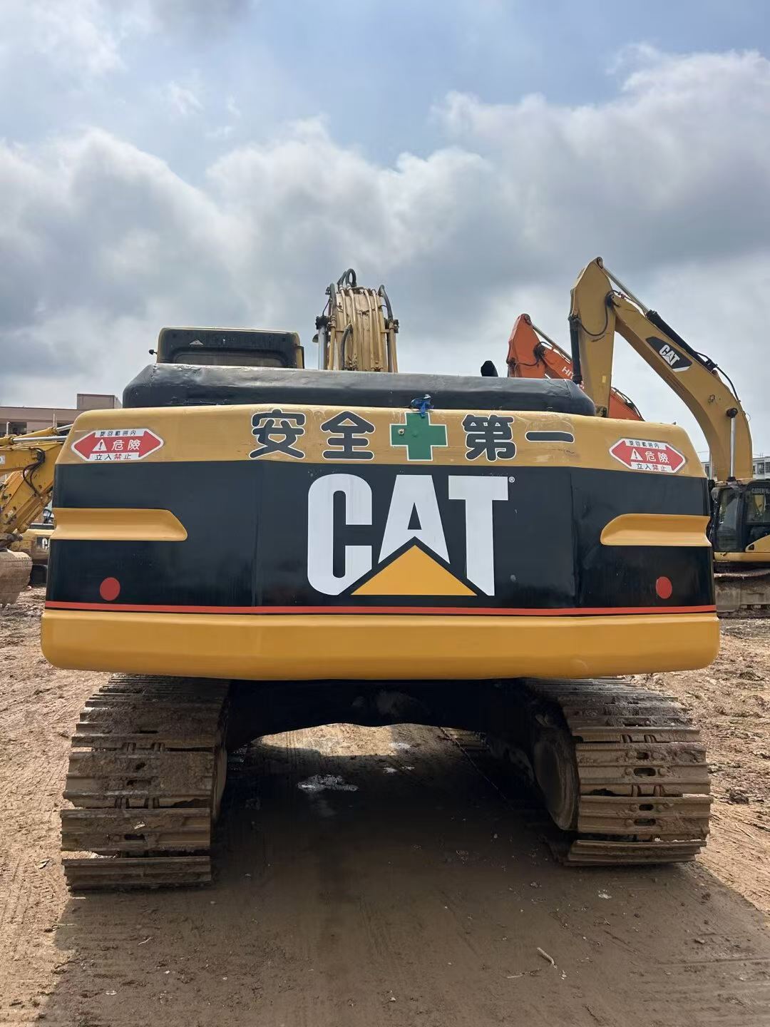 Buy Caterpillar 320V2 Used Excavator / 9 Buy Caterpillar 320V2 Used Excavator / 9