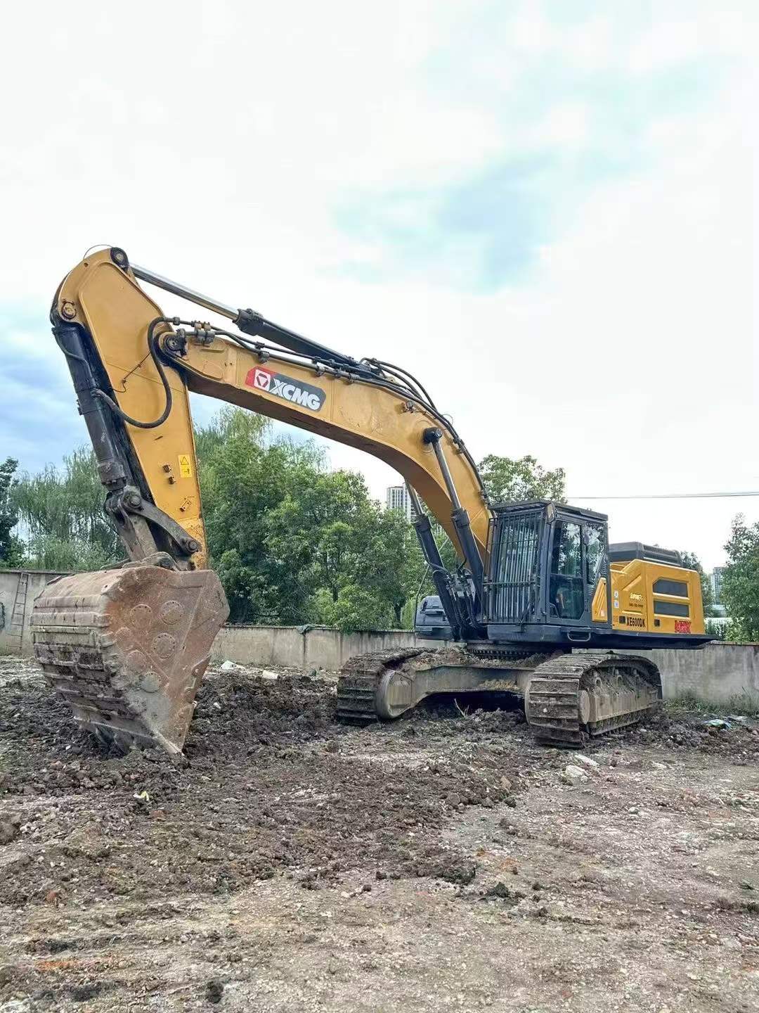 Buy XCMG LW600E Used Excavator / 1