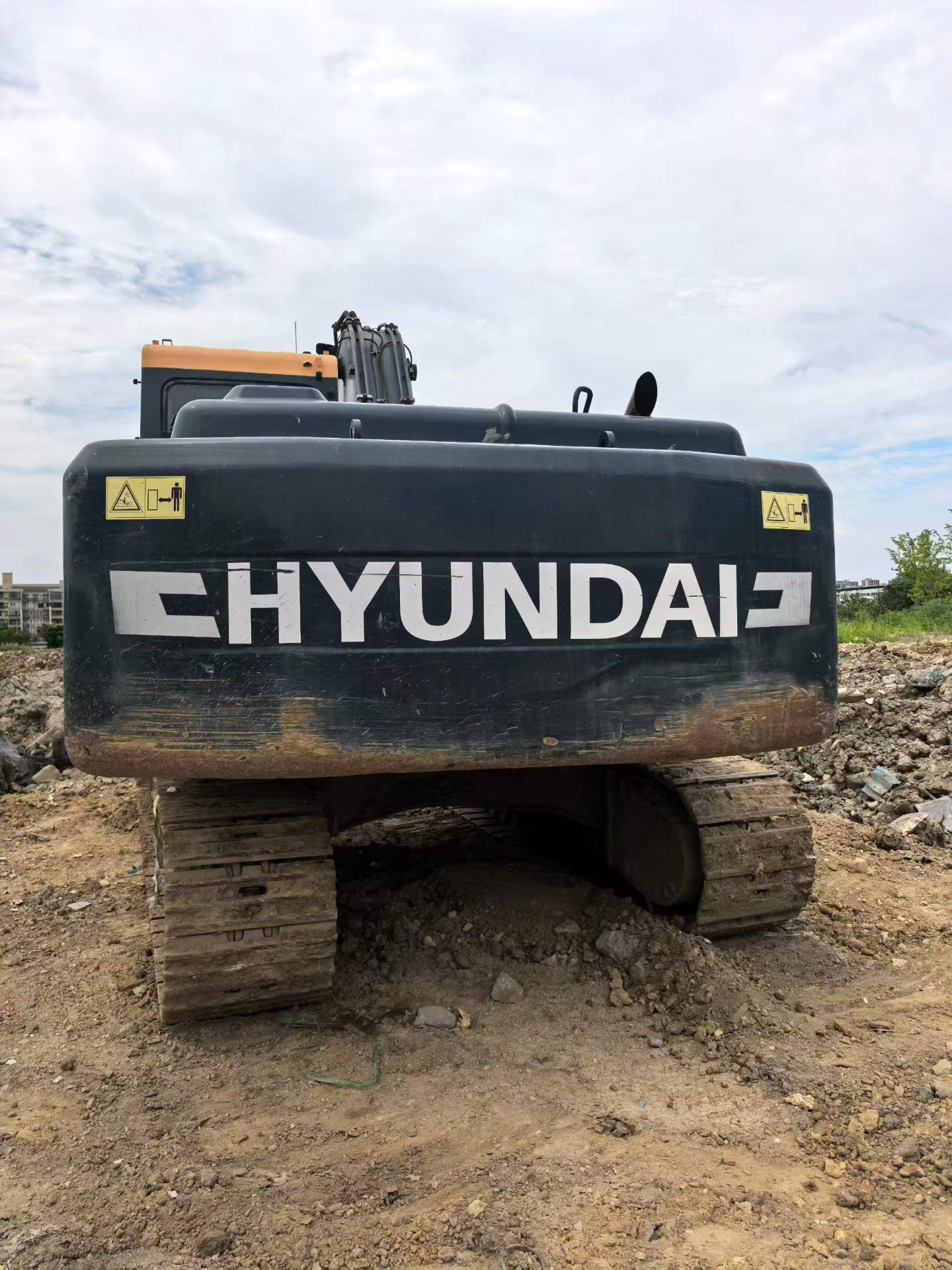 Buy Hyundai R215-7 Used Excavator / 2 Buy Hyundai R215-7 Used Excavator / 2