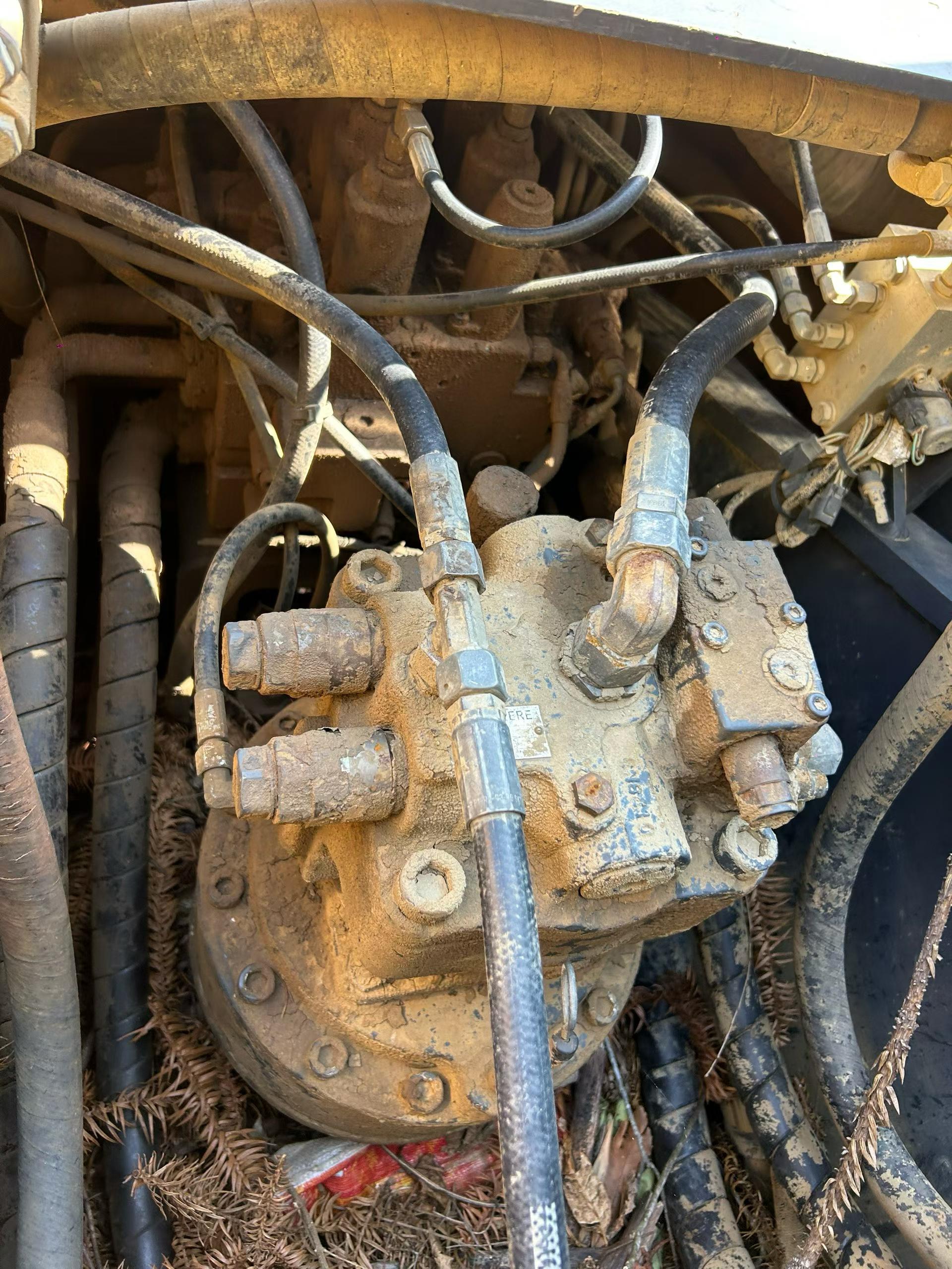 Buy JohnDeere E240 Used Excavator / 8 Buy JohnDeere E240 Used Excavator / 8