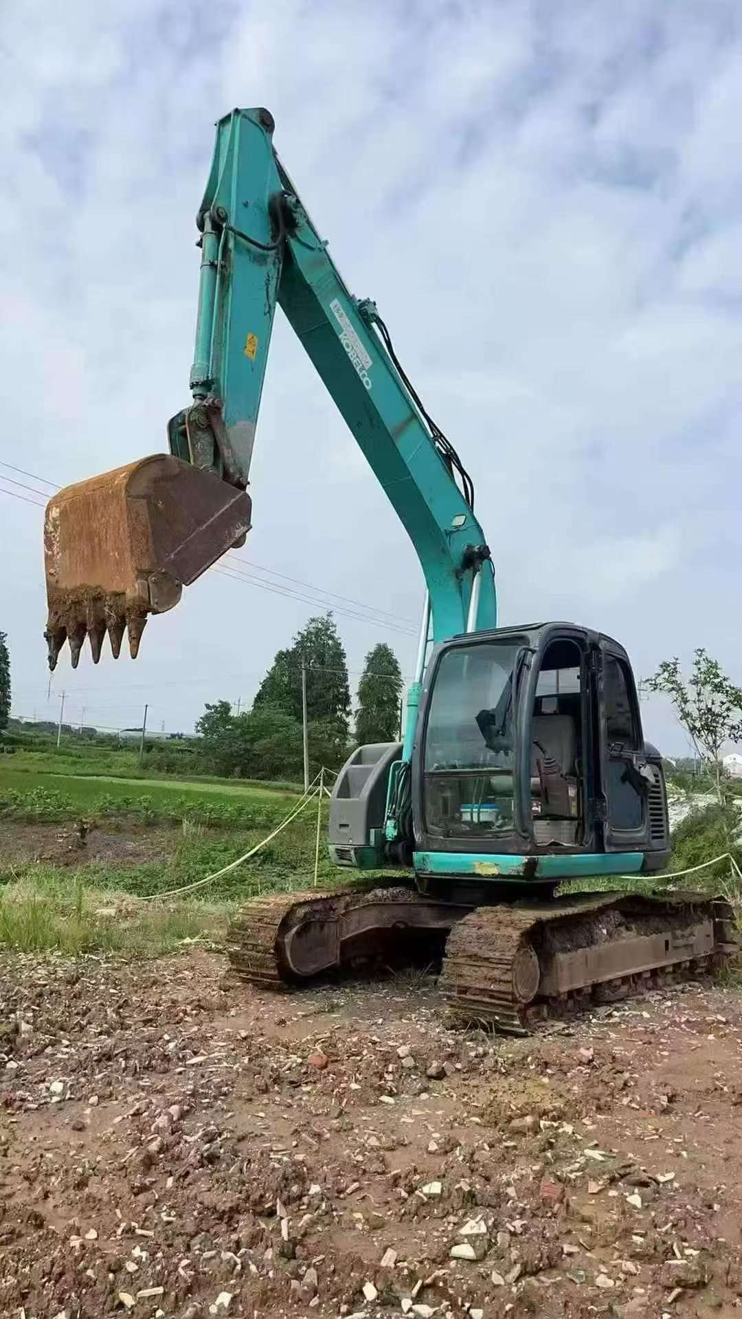 Buy Kobelco SK135 Used Excavator / 4