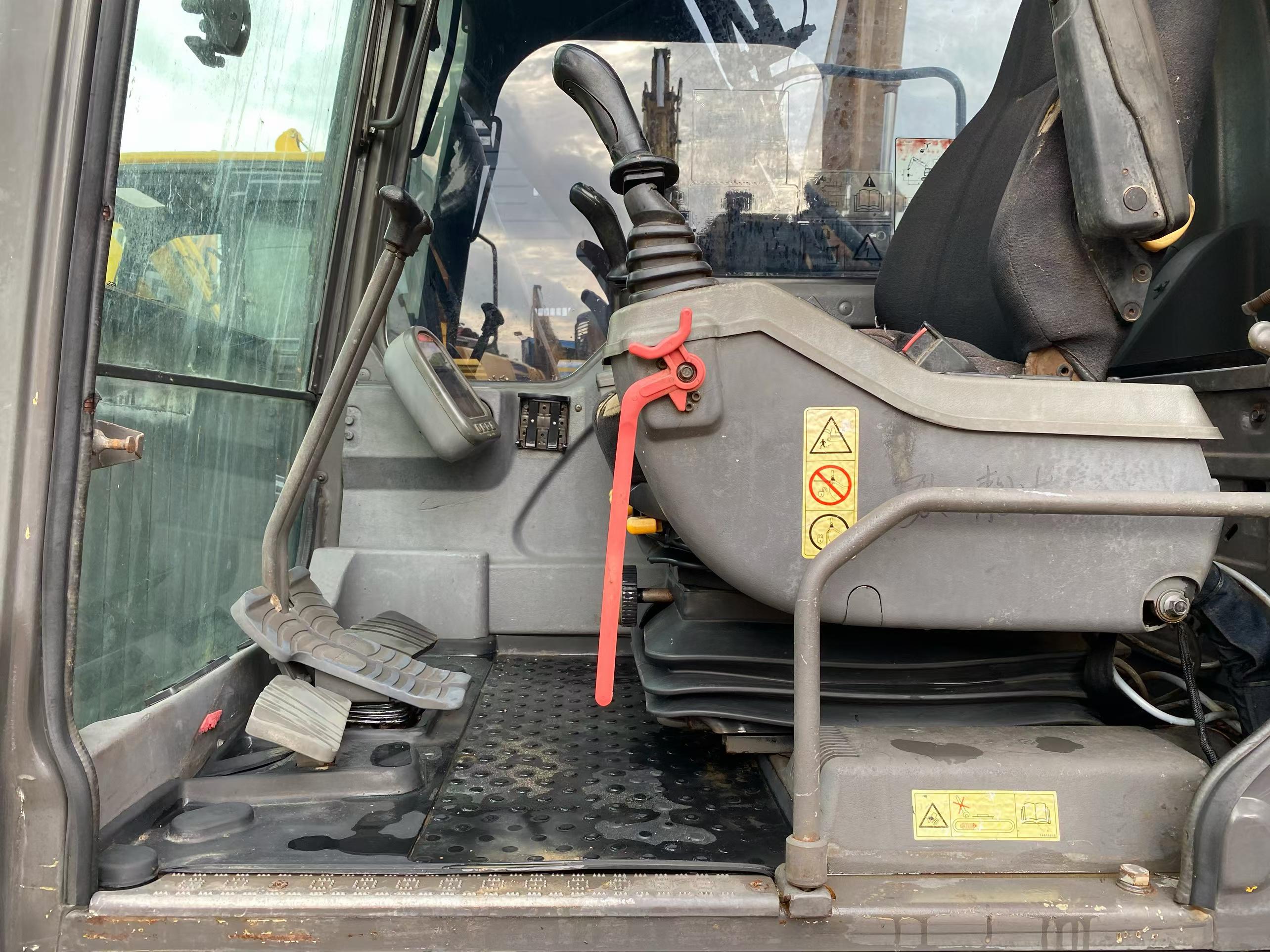 Buy Volvo EC140B Used Excavator / 7 Buy Volvo EC140B Used Excavator / 7