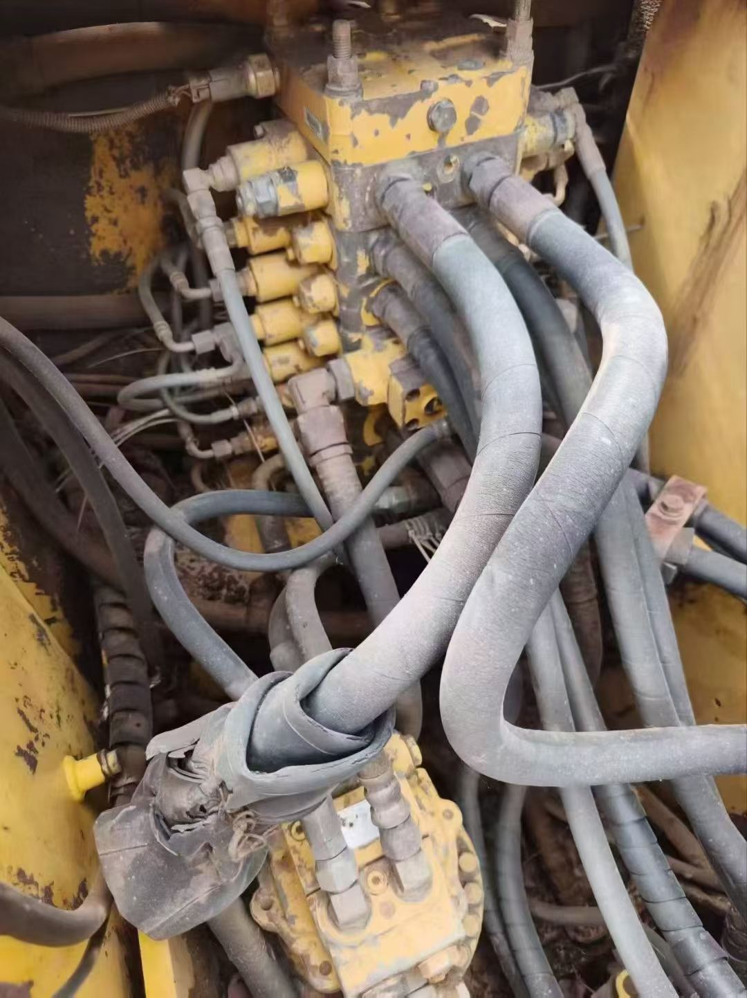 Buy Komatsu PC130-5 Used Excavator / 5 Buy Komatsu PC130-5 Used Excavator / 5