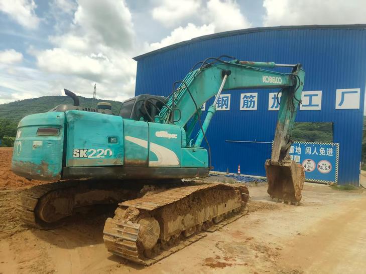 Buy Kobelco SK210 Used Excavator / 1