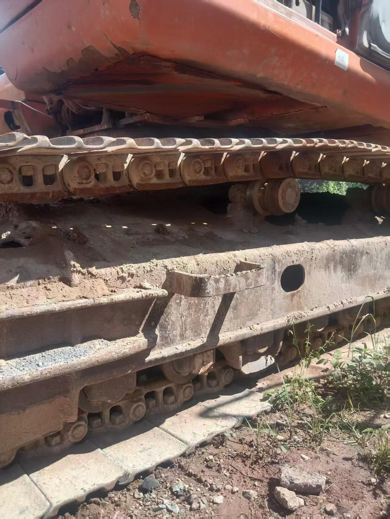 Buy Doosan DH220-9E Used Excavator / 4 Buy Doosan DH220-9E Used Excavator / 4