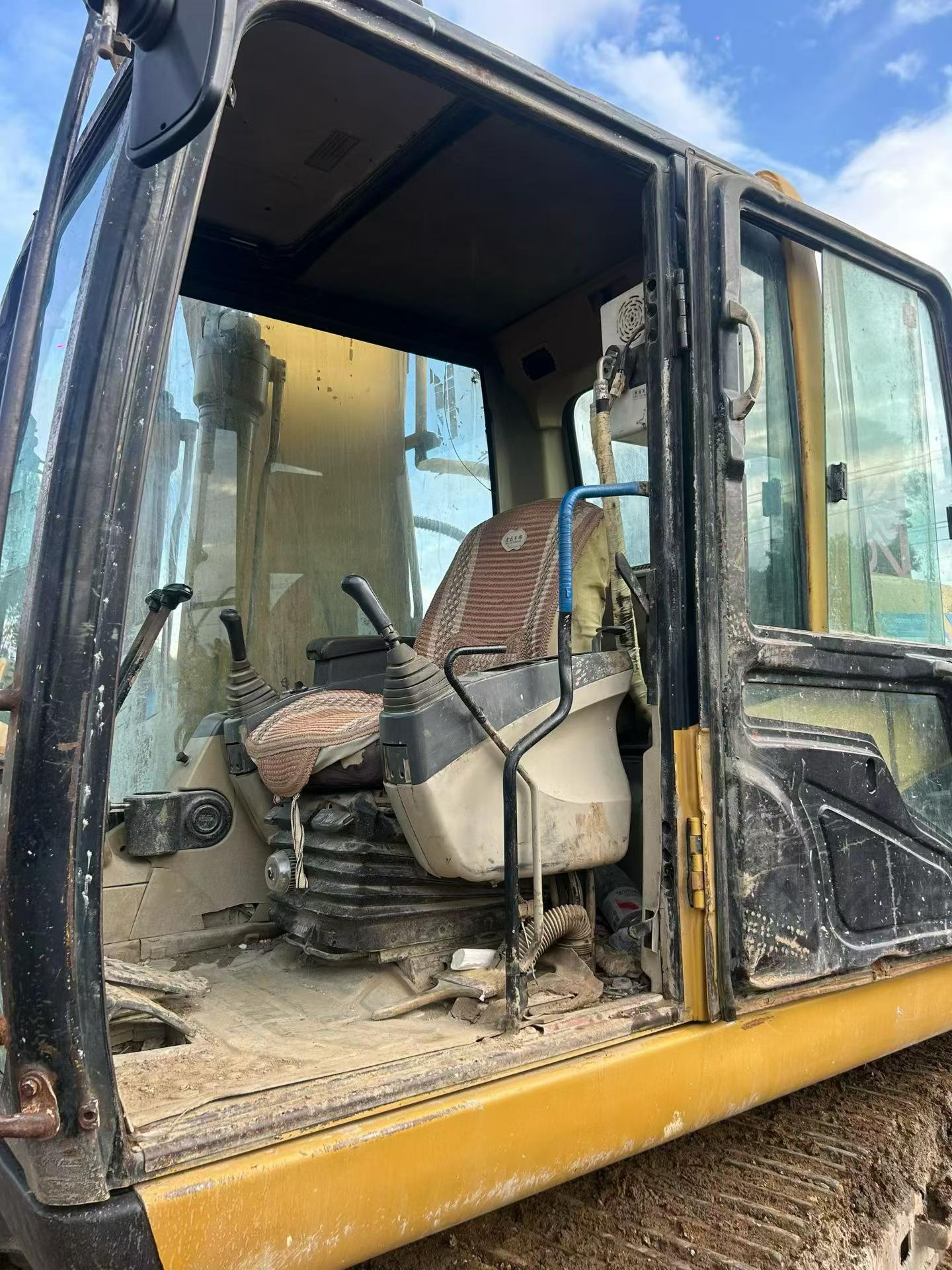 Buy Caterpillar 320C Used Excavator / 2 Buy Caterpillar 320C Used Excavator / 2