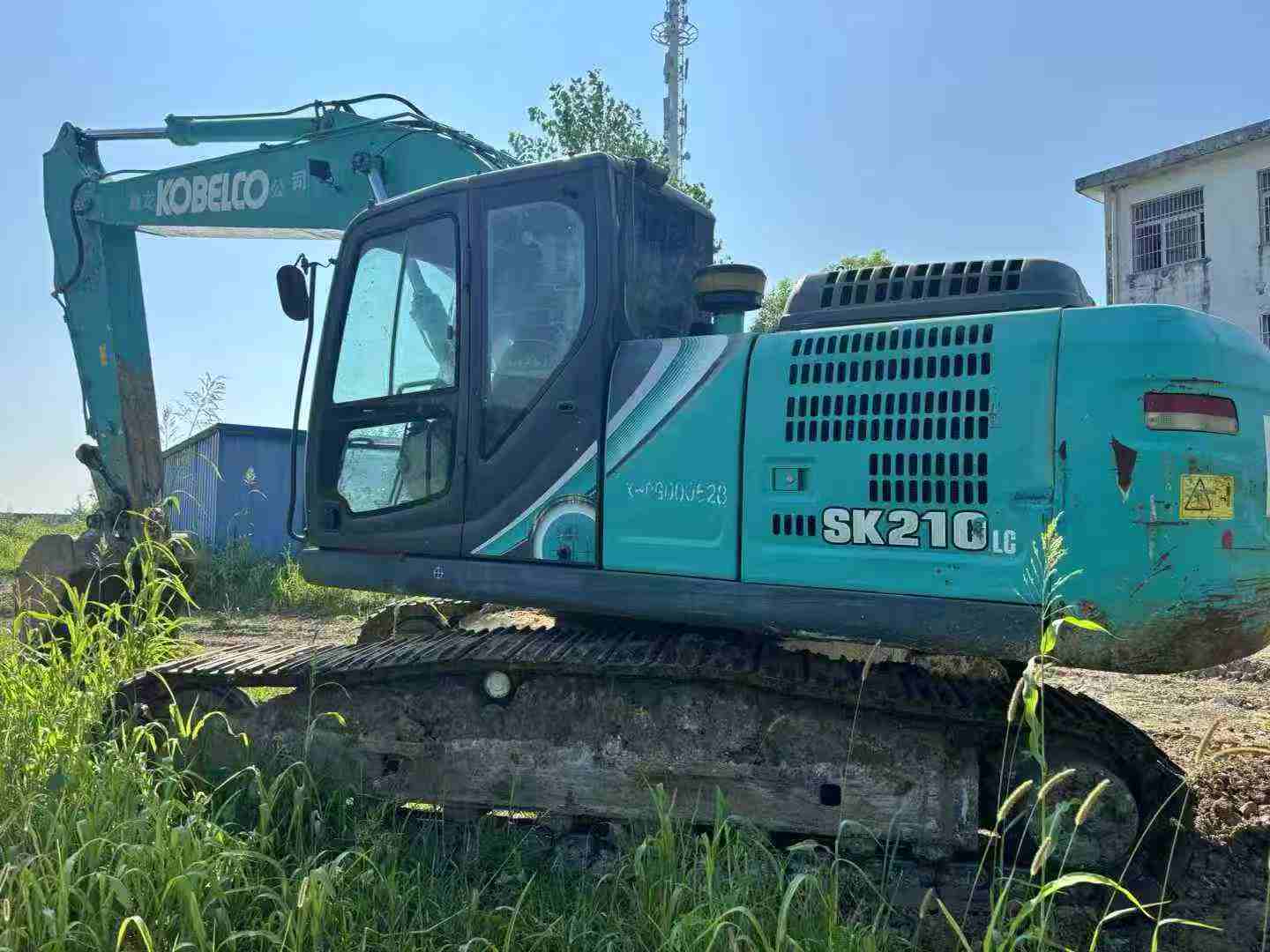 Buy Kobelco SK210-6 Used Excavator / 3 Buy Kobelco SK210-6 Used Excavator / 3