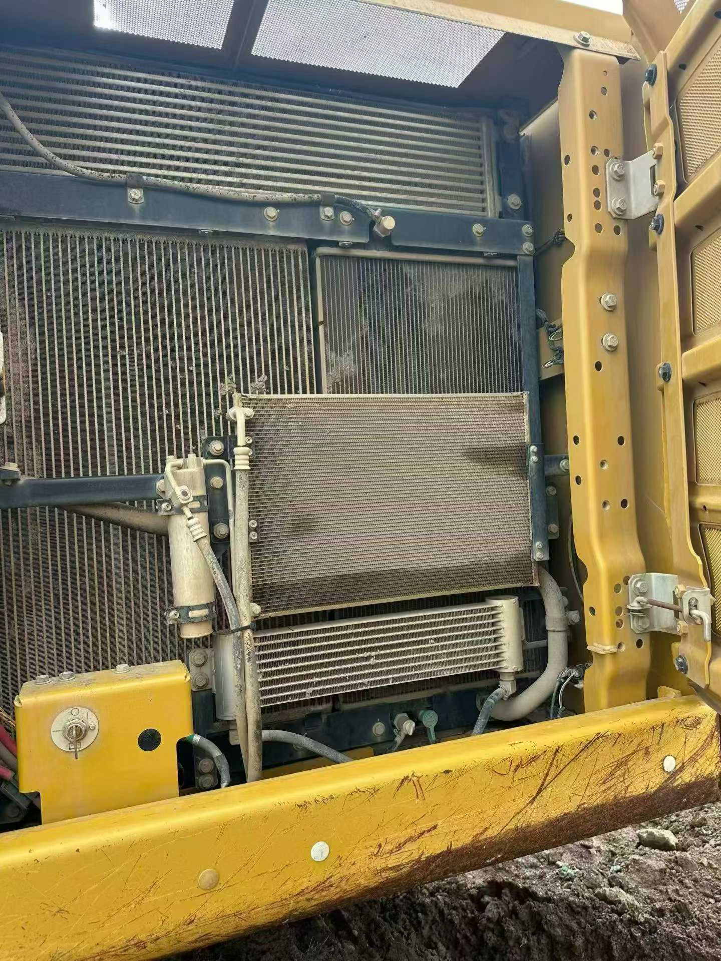 Buy Caterpillar 330B Used Excavator / 4 Buy Caterpillar 330B Used Excavator / 4