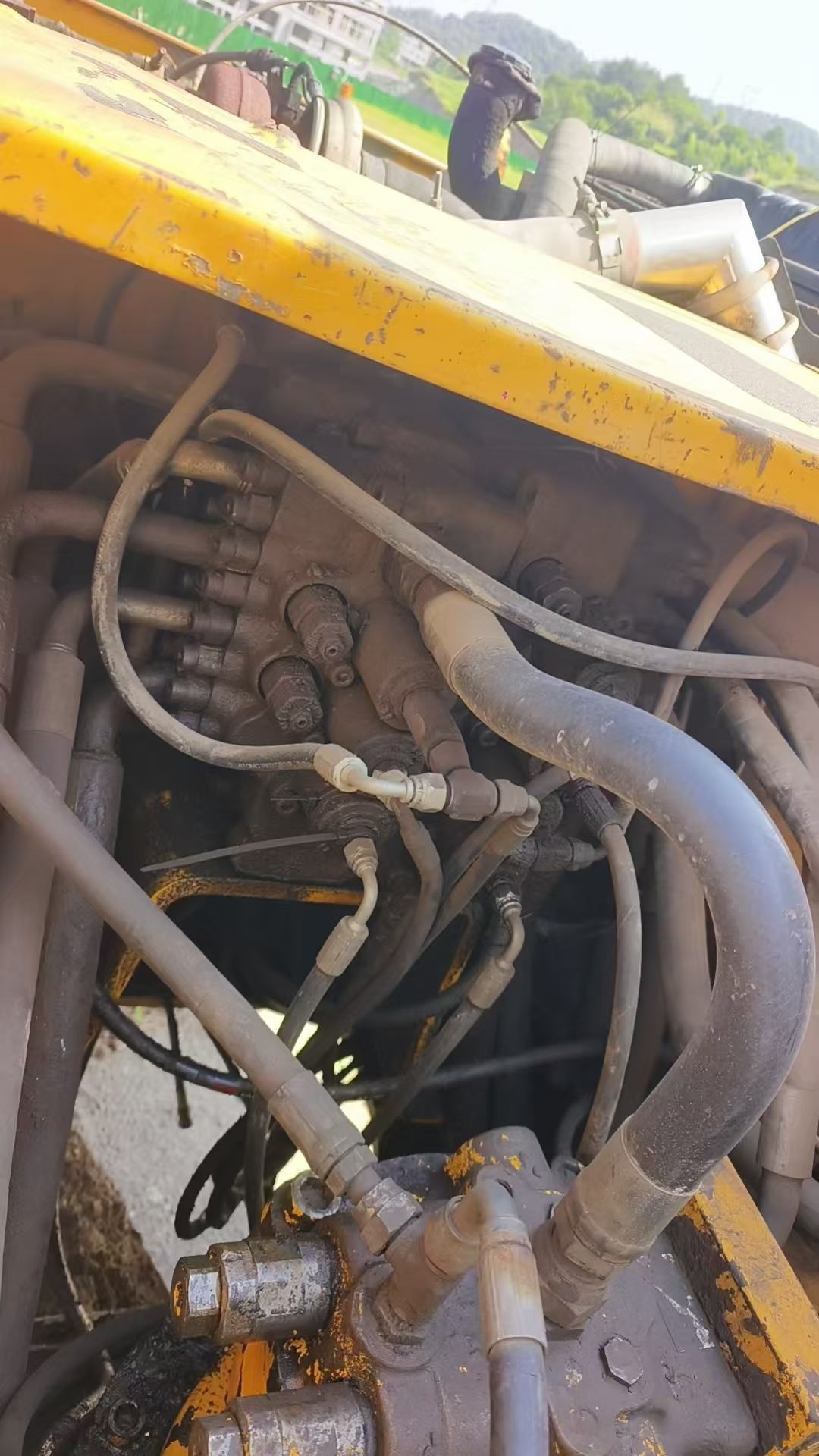 Buy Hyundai R215-7 Used Excavator / 6