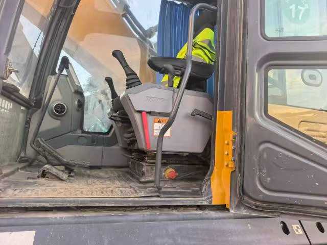 Buy XCMG XE400T Used Excavator / 1