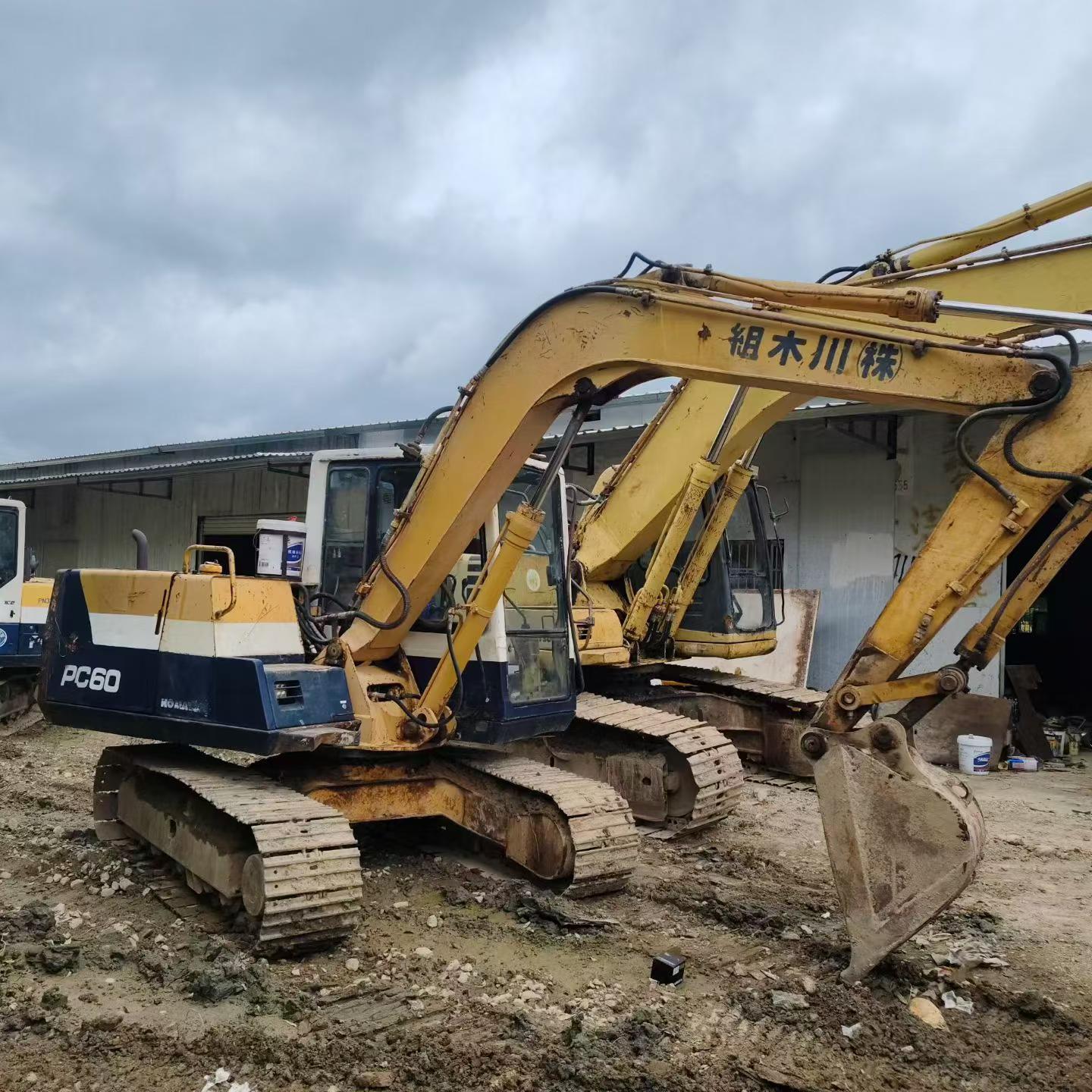 Buy Komatsu PC60-6 Used Excavator / 2 Buy Komatsu PC60-6 Used Excavator / 2