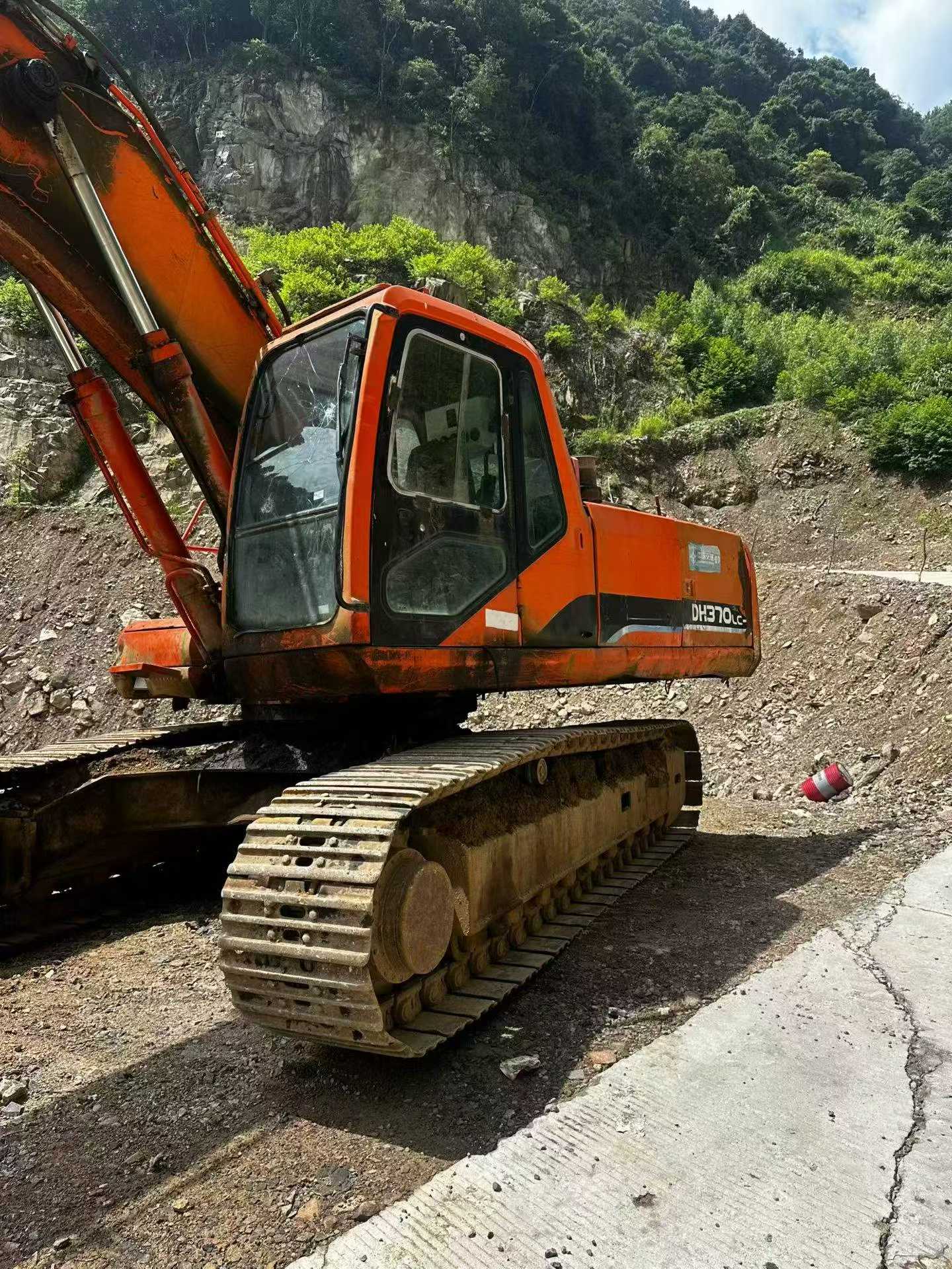 Buy Doosan S300 Used Excavator / 3 Buy Doosan S300 Used Excavator / 3