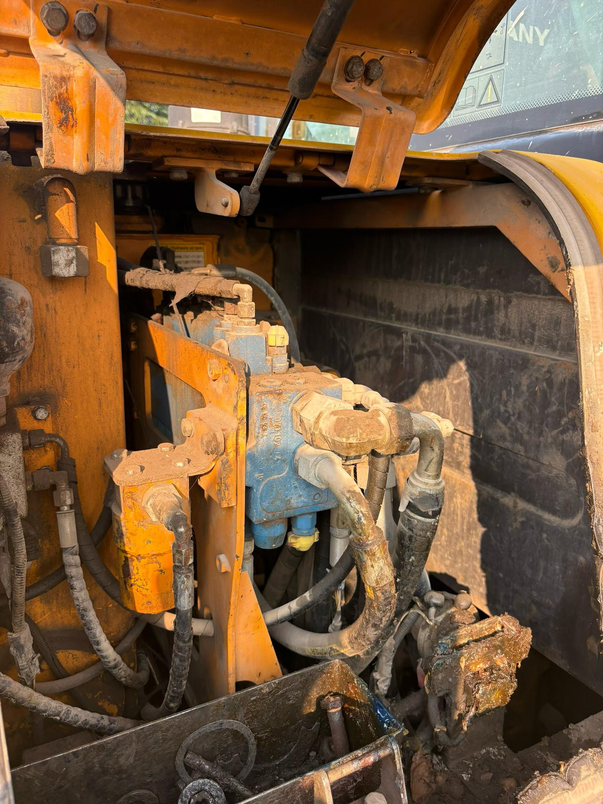 Buy Sany SY55C-9 Used Excavator / 3 Buy Sany SY55C-9 Used Excavator / 3