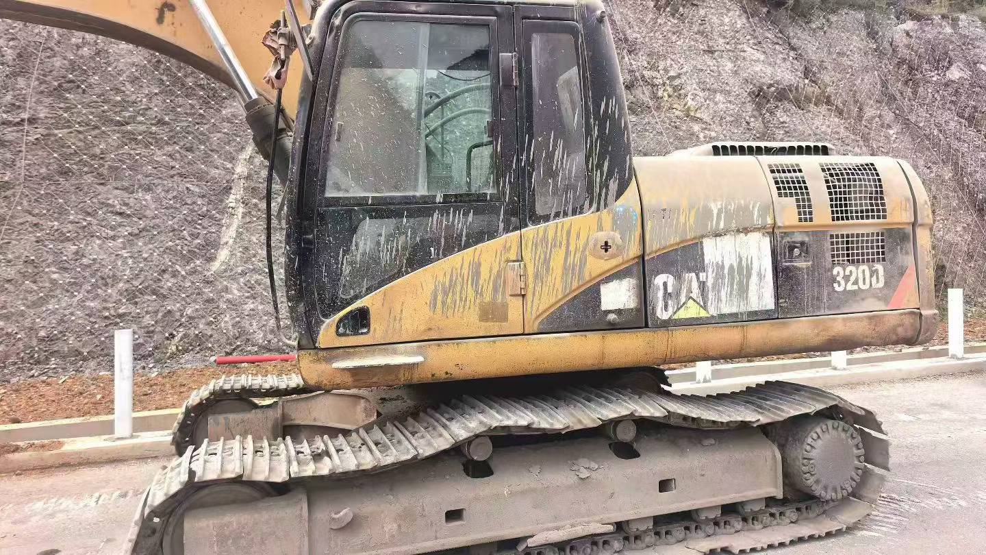 Buy Caterpillar 320D Used Excavator / 5