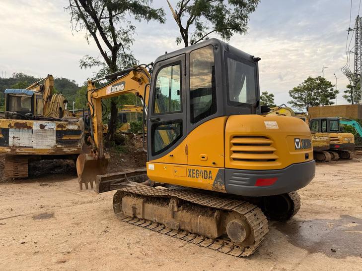Buy XCMG XE60DA Used Excavator / 1