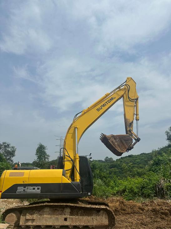 Buy Sumitomo SH200-5 Used Excavator / 1