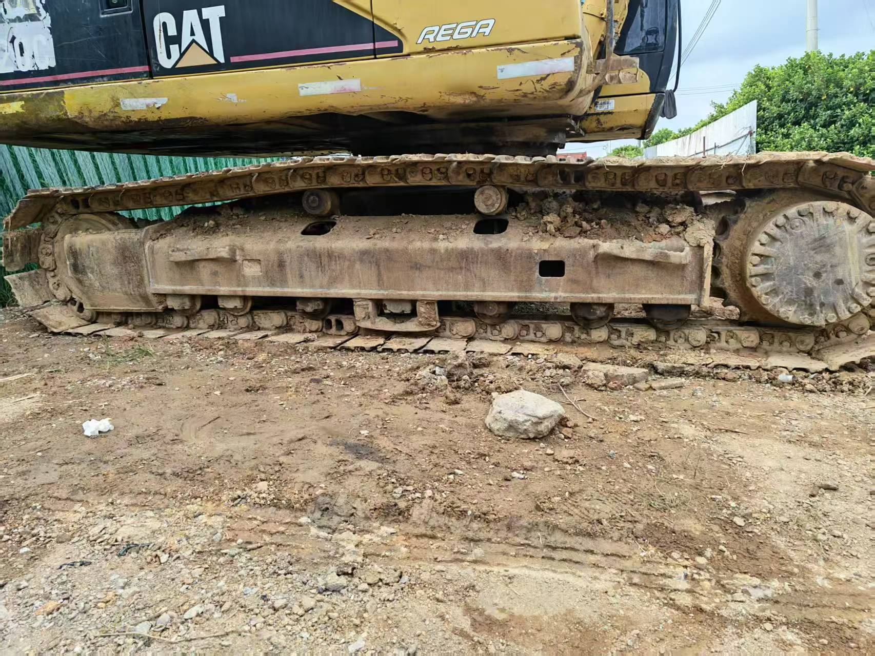 Buy Caterpillar 320C Used Excavator / 3 Buy Caterpillar 320C Used Excavator / 3