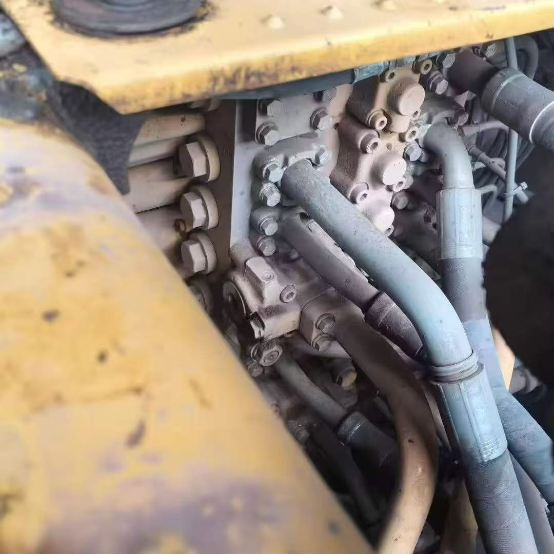 Buy Komatsu HB215LC-1 Used Excavator / 6