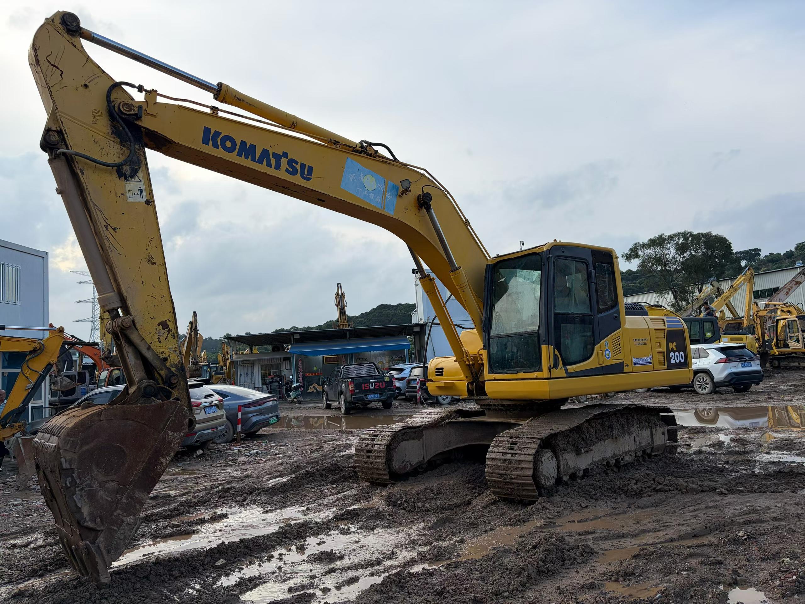 Buy Komatsu PC200-8 Used Excavator / 1