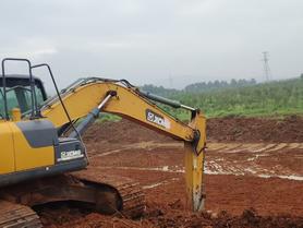 Buy XCMG XE200 Used Excavator / 2 Buy XCMG XE200 Used Excavator / 2