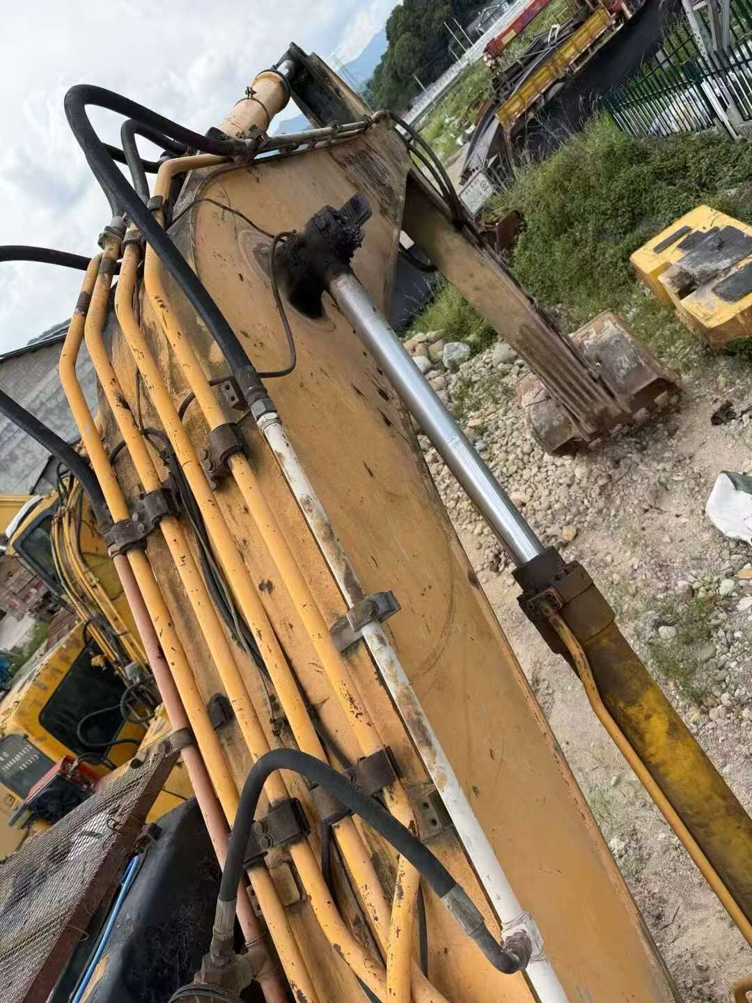 Buy Hyundai R225-7 Used Excavator / 6