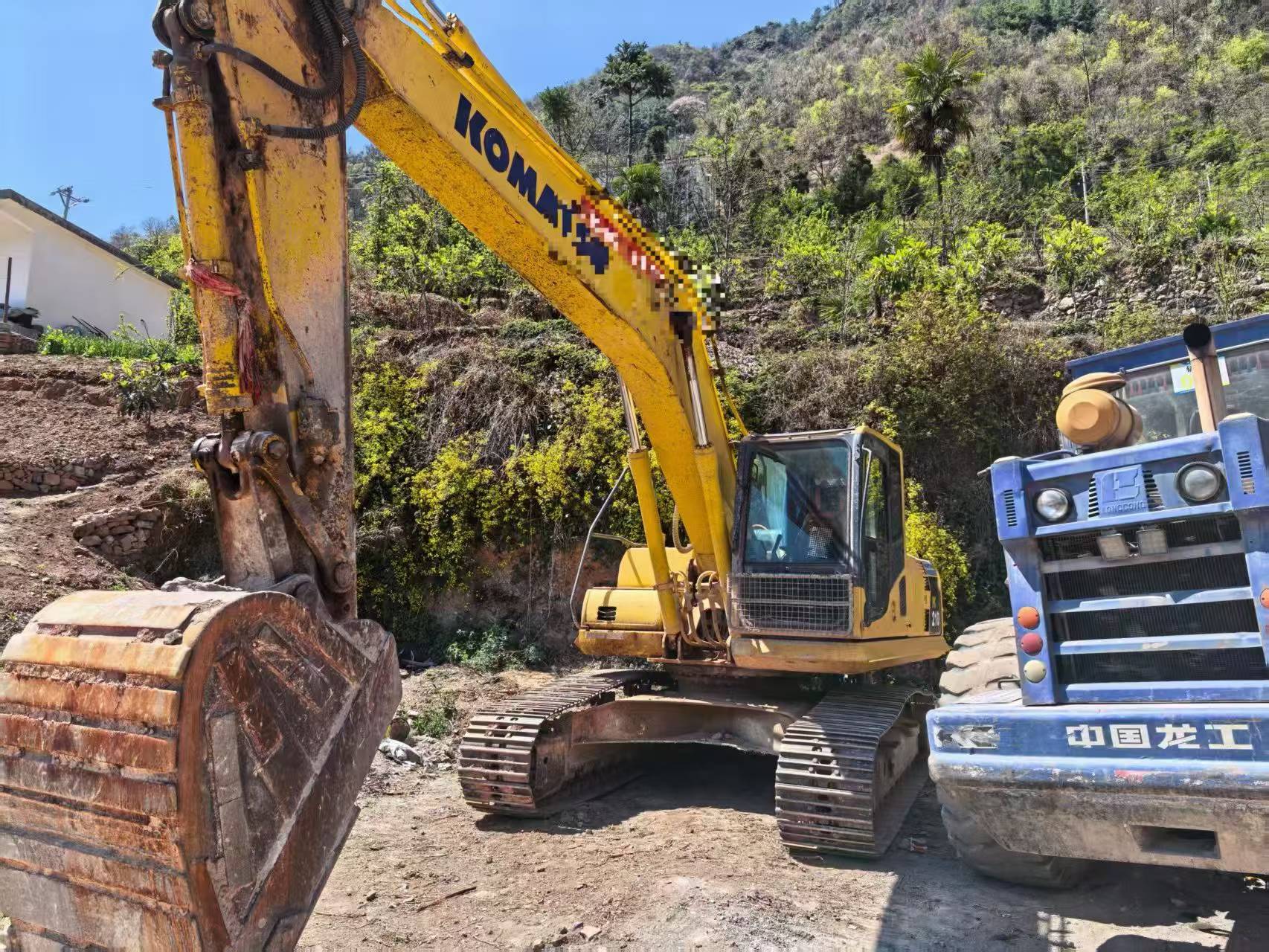 Buy Komatsu PC210 Used Excavator / 3