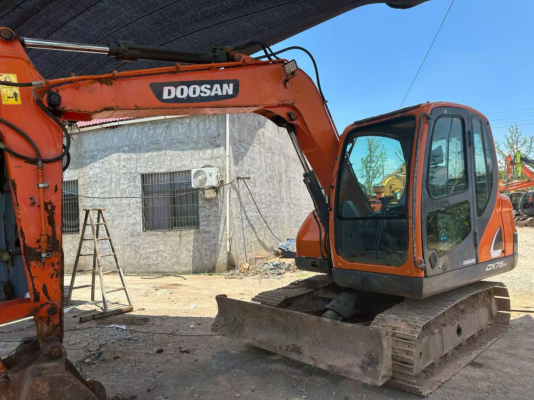 Buy Doosan DX75 Used Excavator / 2 Buy Doosan DX75 Used Excavator / 2