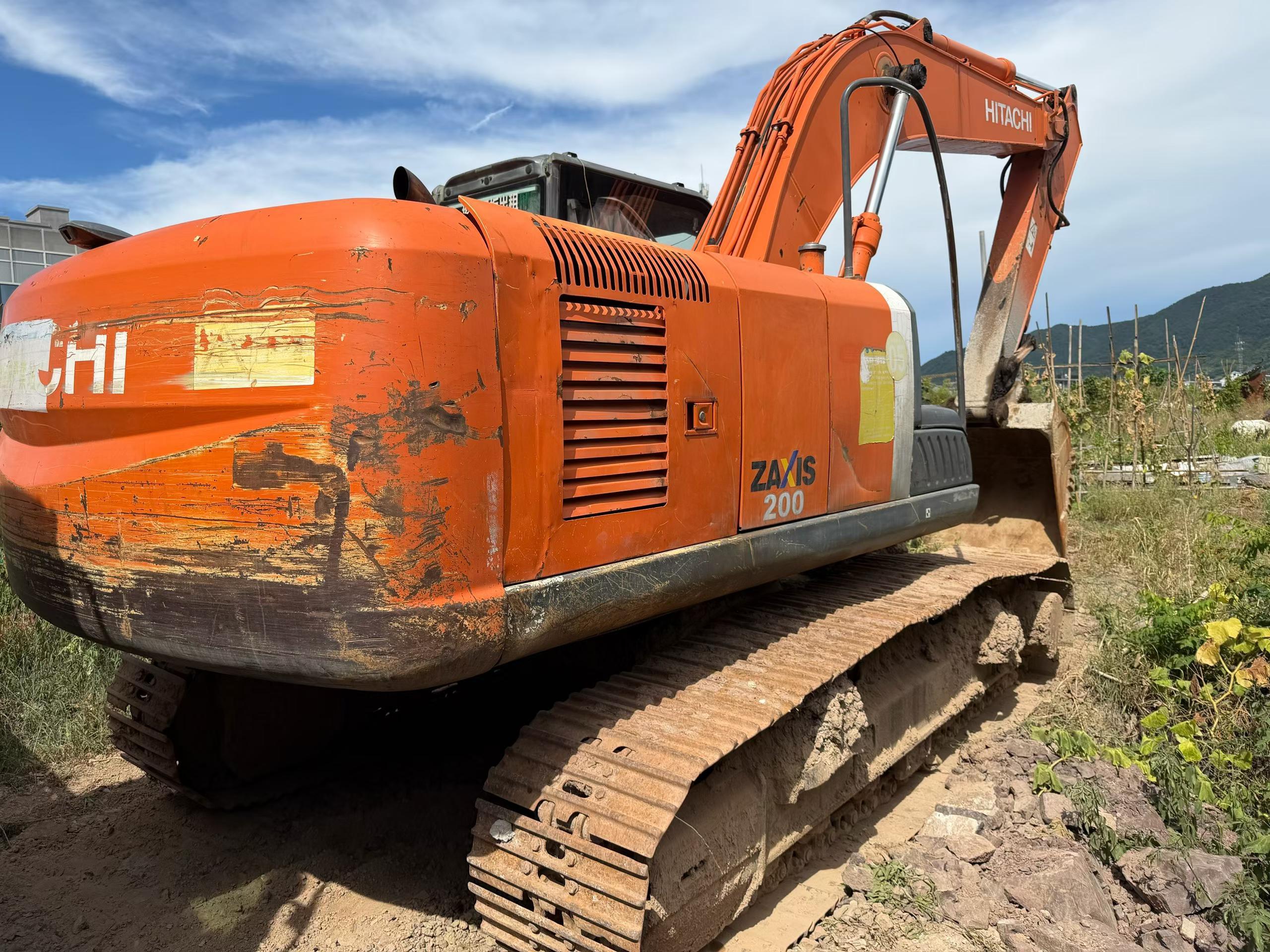 Buy Hitachi EX200-3 Used Excavator / 2 Buy Hitachi EX200-3 Used Excavator / 2