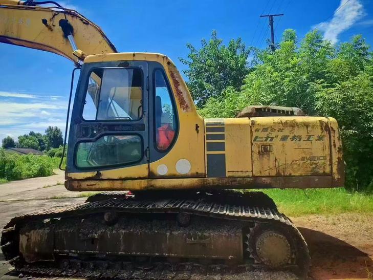 Buy Komatsu PC200-6 Used Excavator / 1