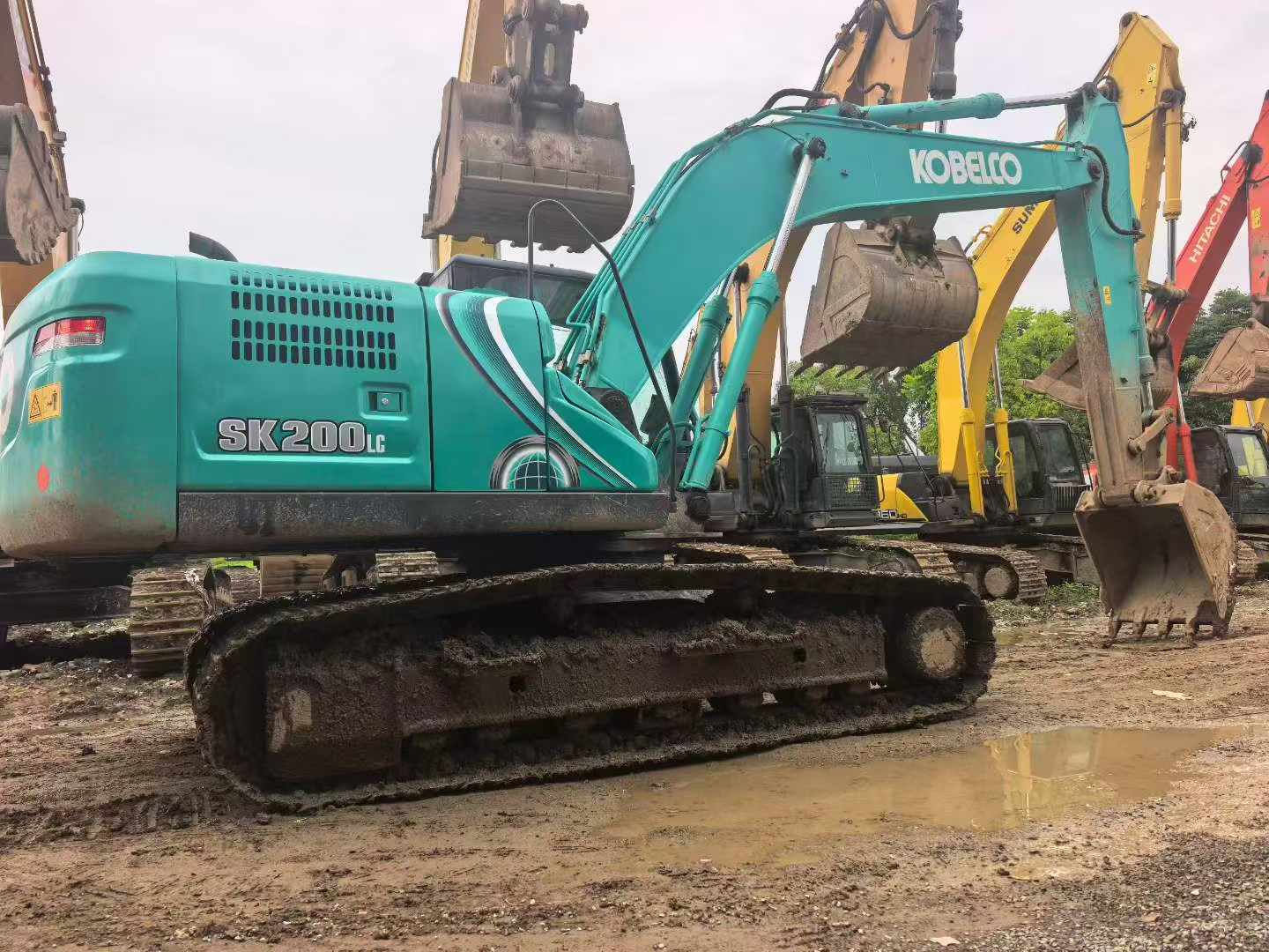 Buy Kobelco SK200-10 Used Excavator / 6 Buy Kobelco SK200-10 Used Excavator / 6