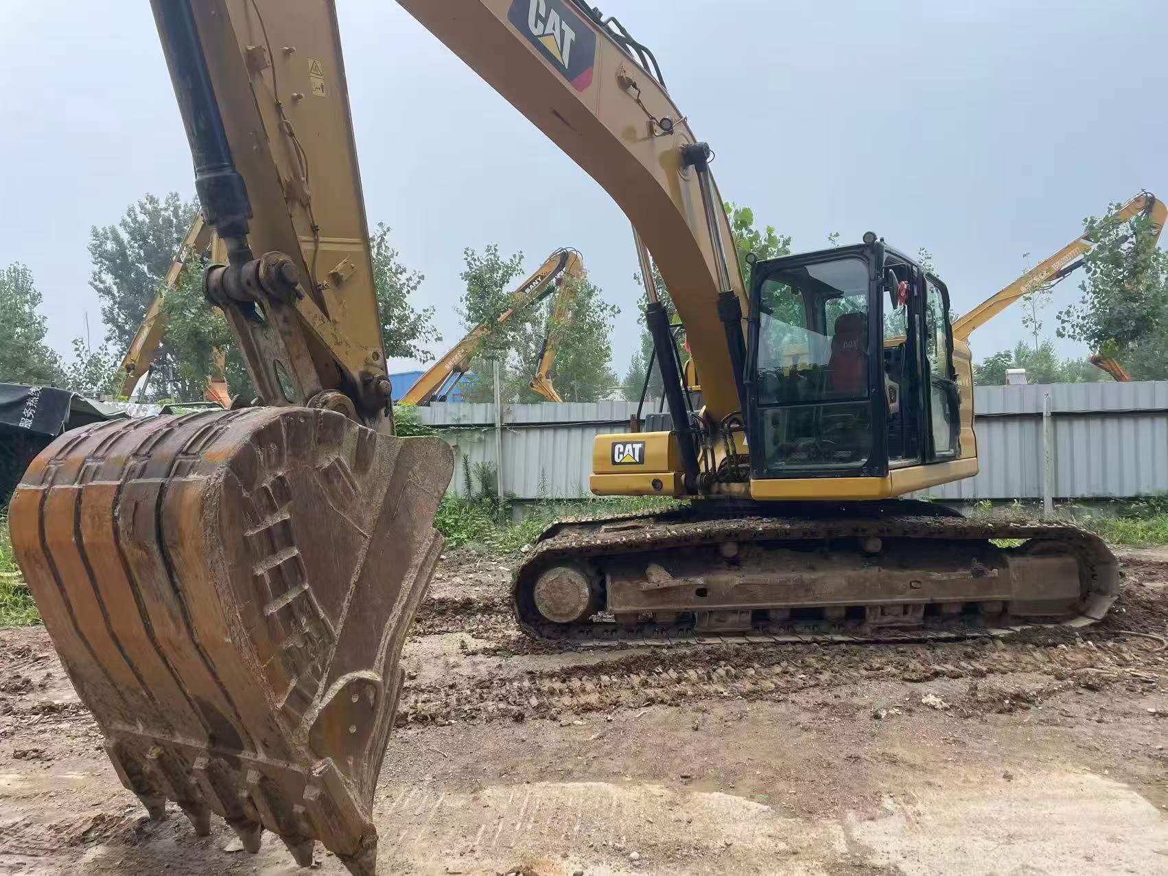 Buy Caterpillar 323 Used Excavator / 1