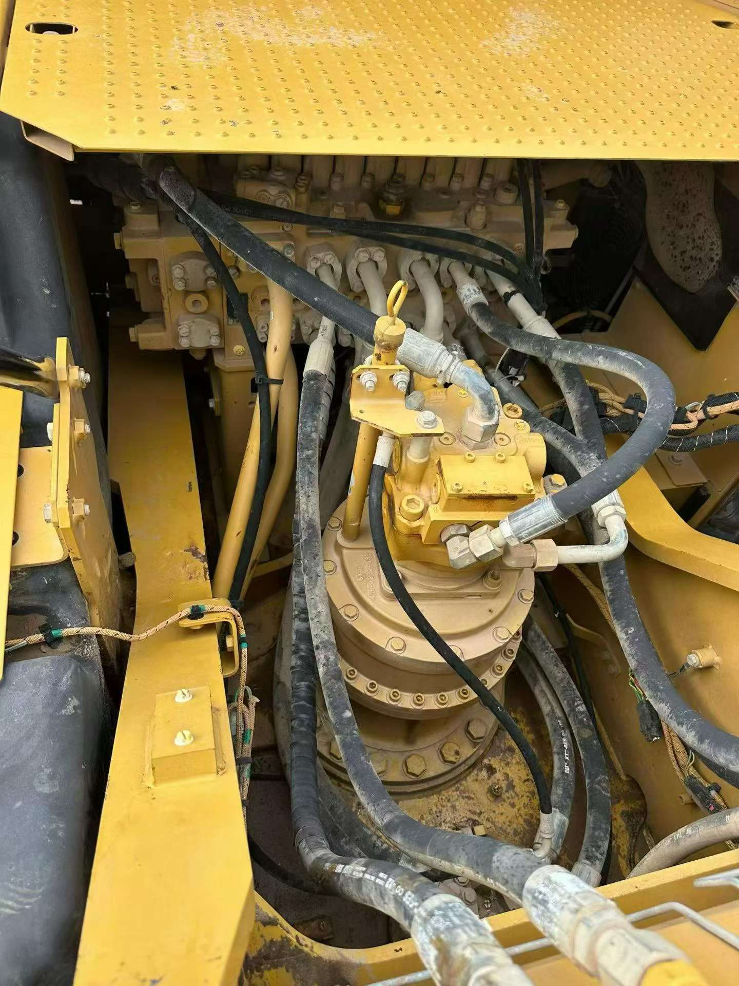 Buy Caterpillar 330B Used Excavator / 9 Buy Caterpillar 330B Used Excavator / 9