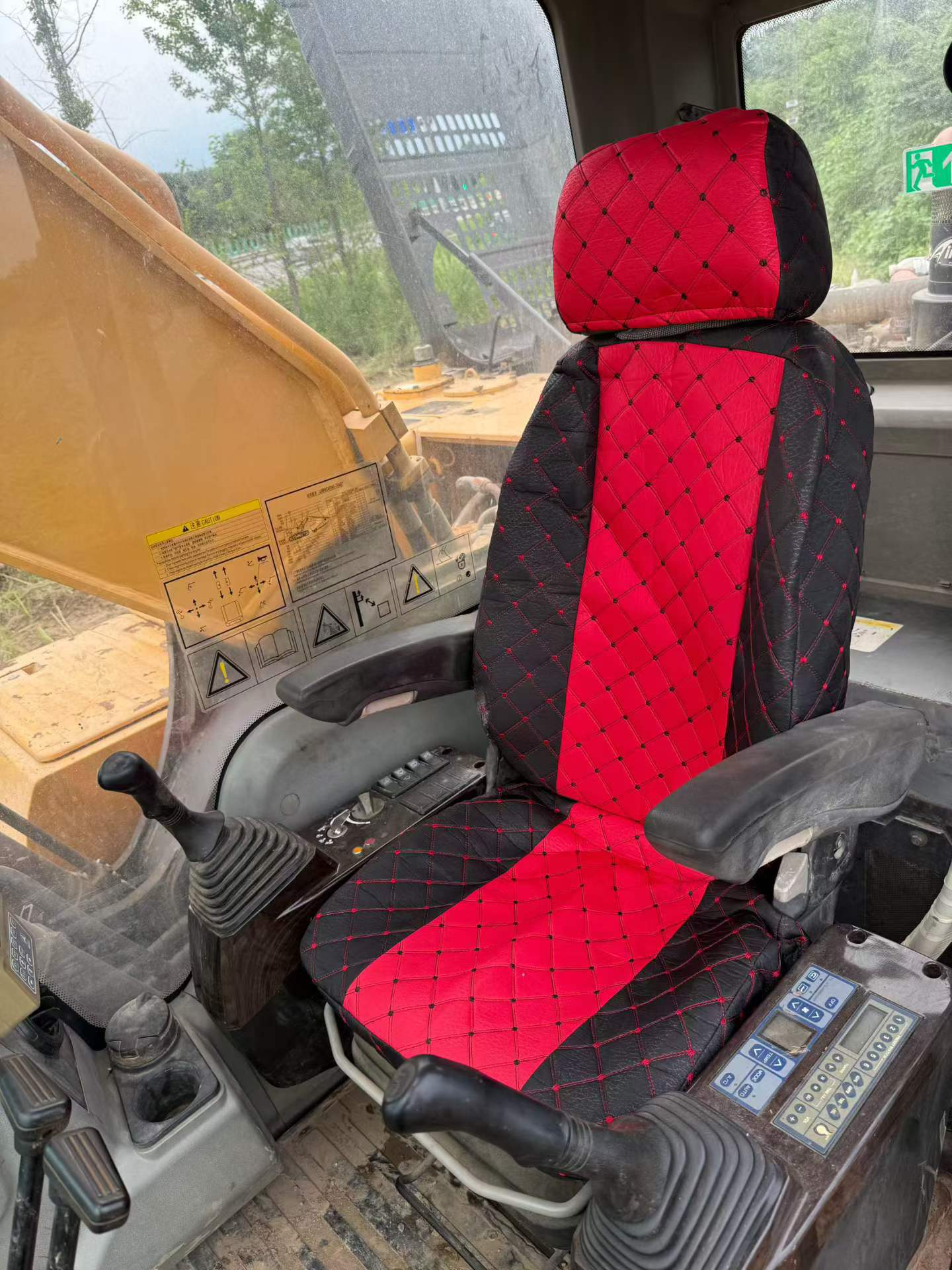 Buy Sany SY235C-8 Used Excavator / 7 Buy Sany SY235C-8 Used Excavator / 7