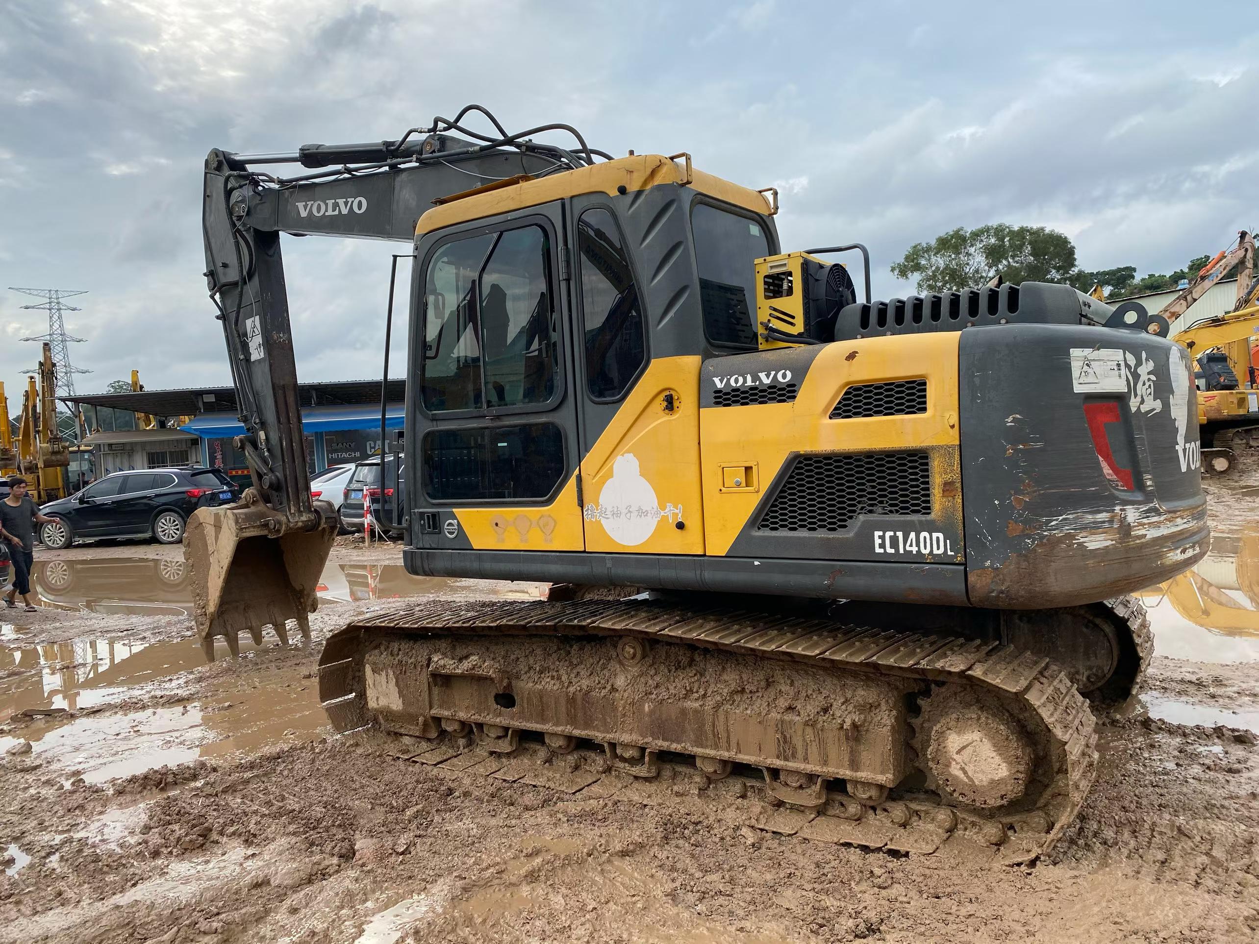 Buy Volvo EC140B Used Excavator / 1