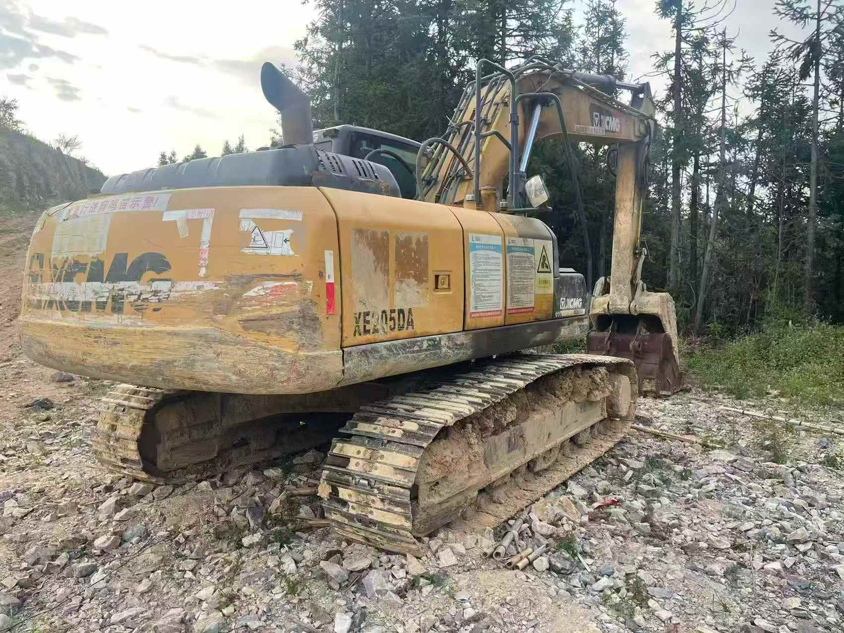 Buy XCMG XE200DA Used Excavator / 1