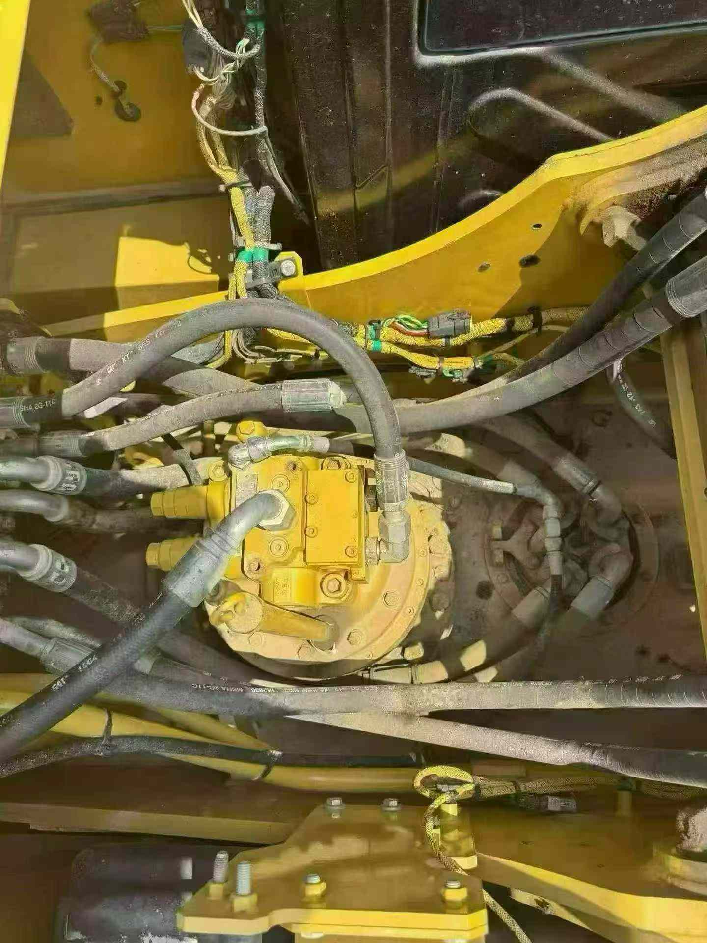 Buy Caterpillar 323 Used Excavator / 6 Buy Caterpillar 323 Used Excavator / 6