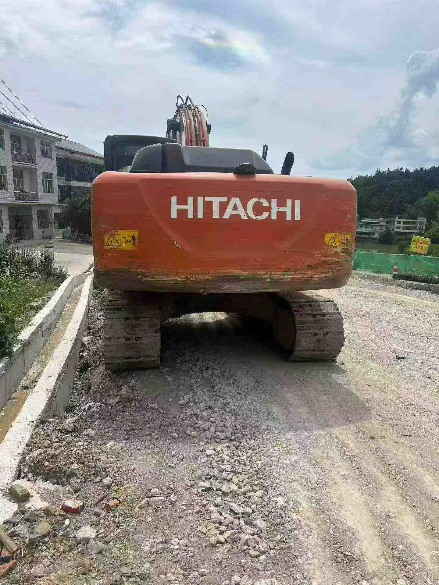 Buy Hitachi ZH200-5A Used Excavator / 1