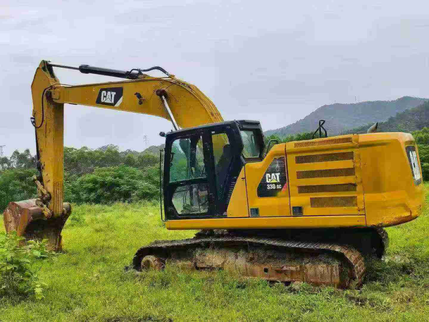 Buy Caterpillar 330B Used Excavator / 1