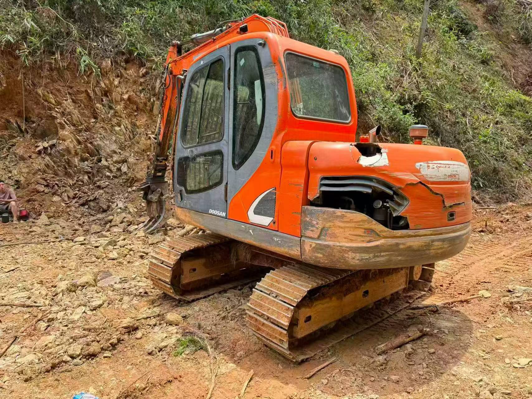 Buy Doosan DX75 Used Excavator / 2 Buy Doosan DX75 Used Excavator / 2