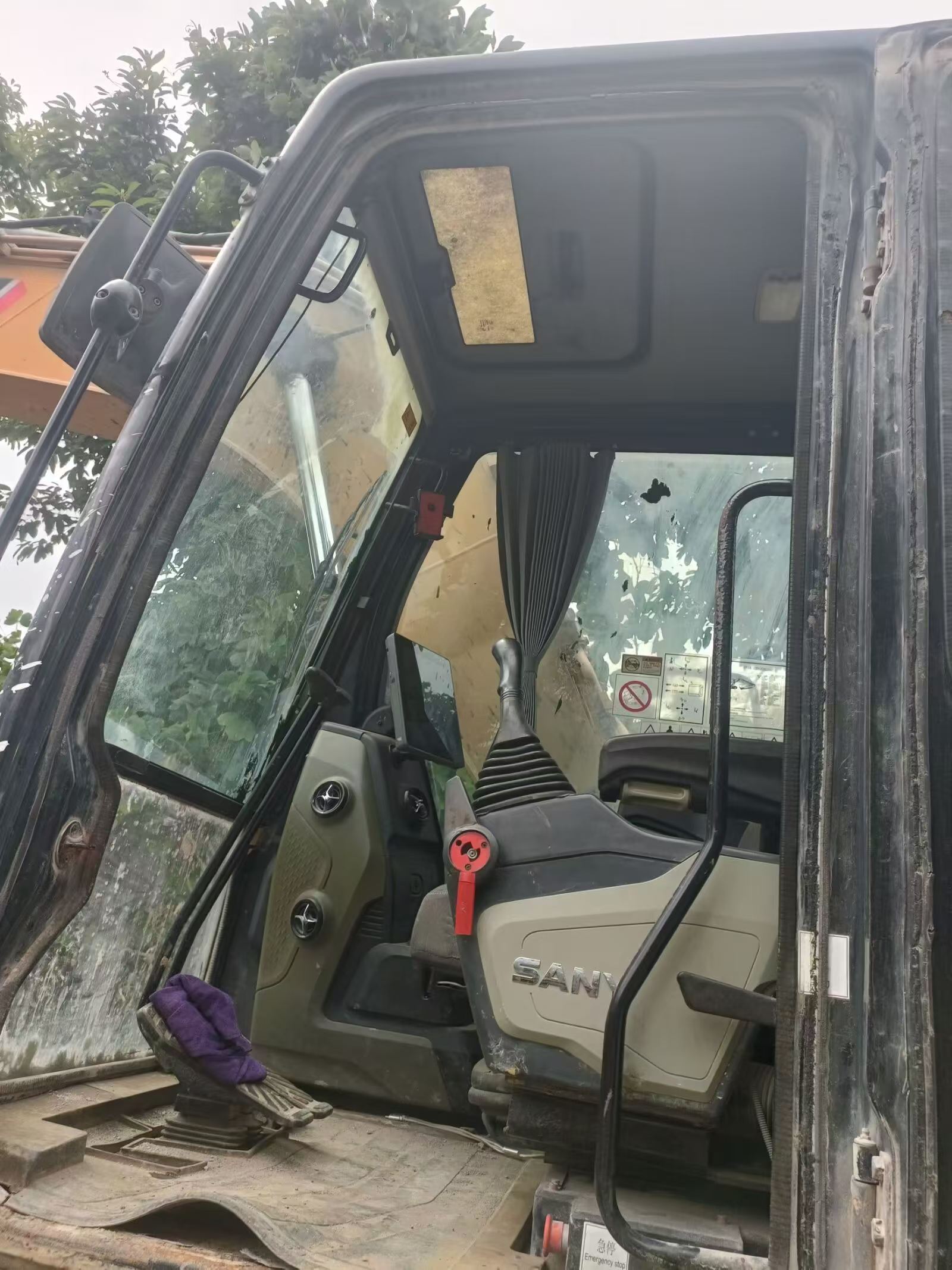 Buy Sany SY135 Used Excavator / 4 Buy Sany SY135 Used Excavator / 4