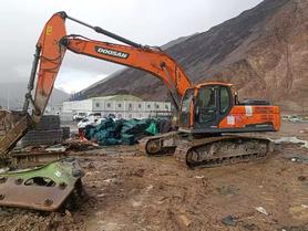 Buy Doosan DX260LC Used Excavator / 2 Buy Doosan DX260LC Used Excavator / 2