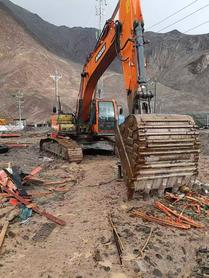 Buy Doosan DX260LC Used Excavator / 4 Buy Doosan DX260LC Used Excavator / 4