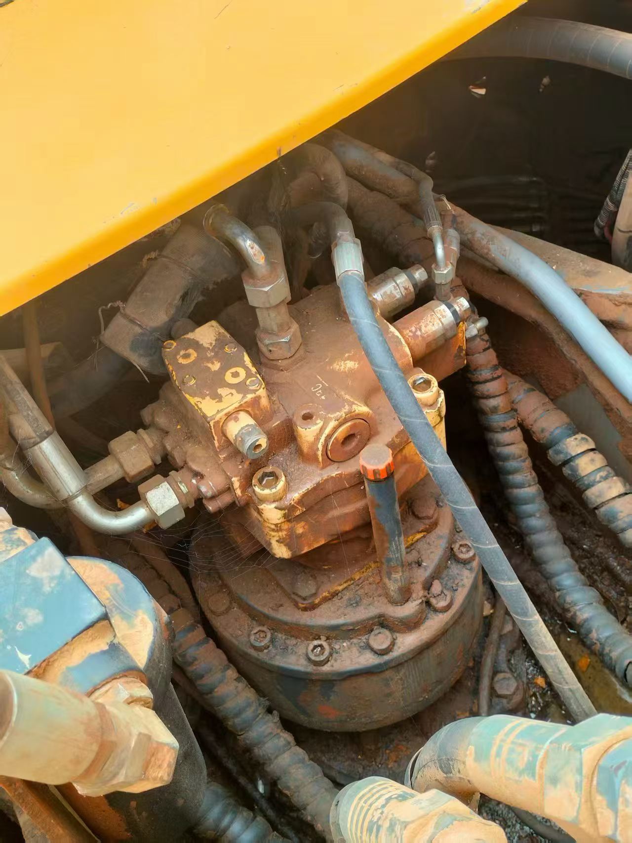 Buy XCMG XE265C Used Excavator / 4 Buy XCMG XE265C Used Excavator / 4