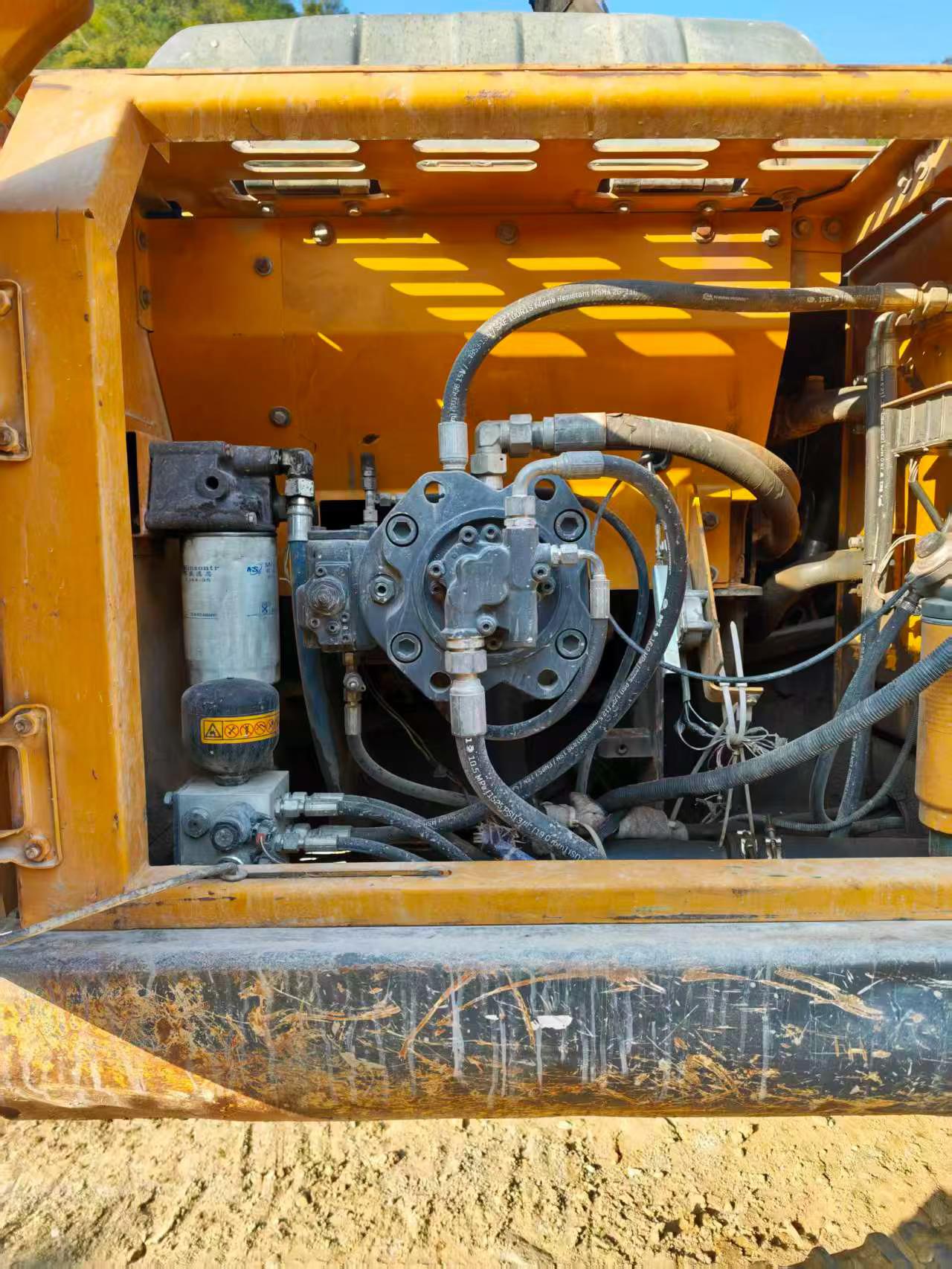 Buy XCMG XE215 Used Excavator / 2 Buy XCMG XE215 Used Excavator / 2